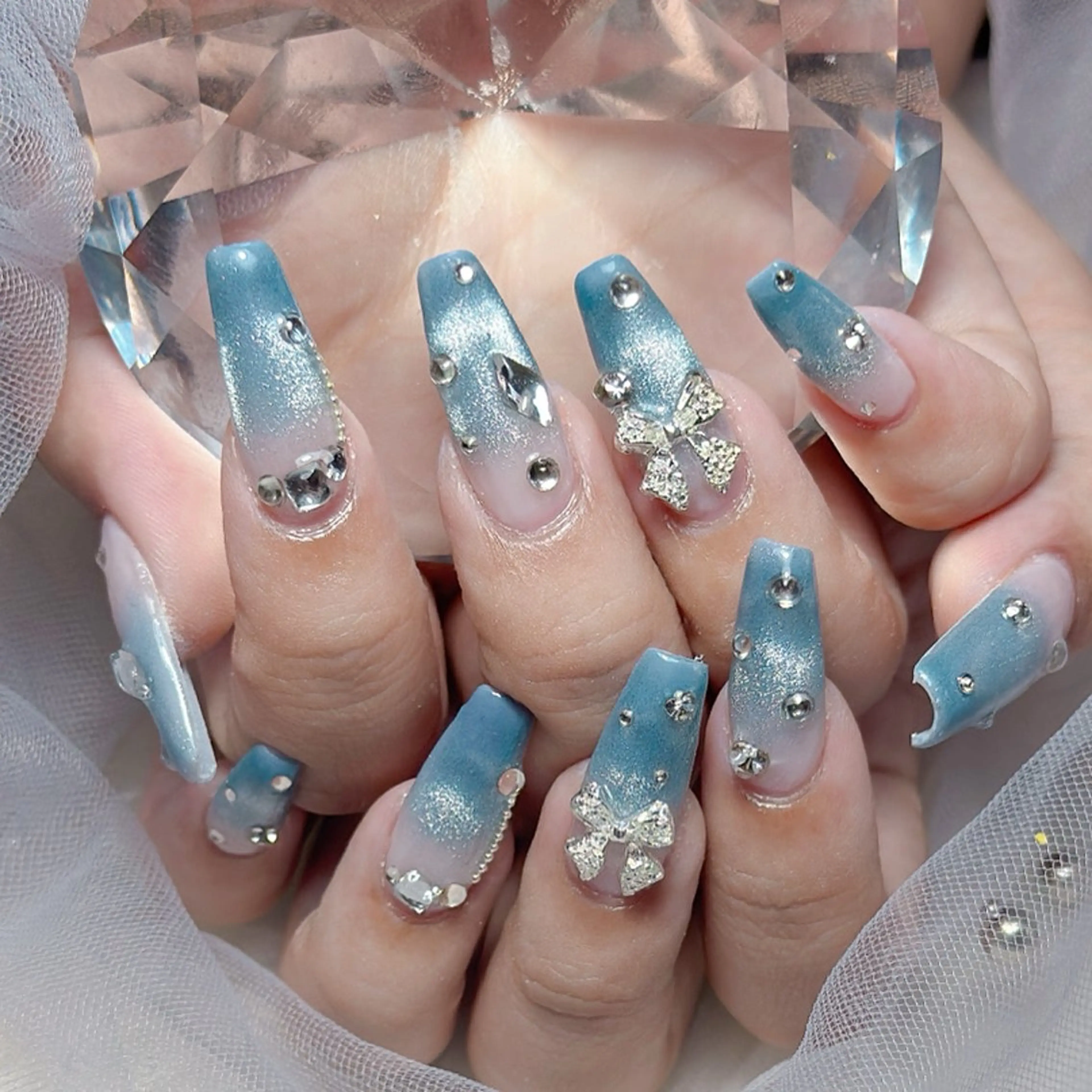 ネイル フレンチネイル マグネットネイル マグネットフレンチ ハンドネイル ハンドケア nail salon espoir所属・nail salon espoirのネイルデザイン