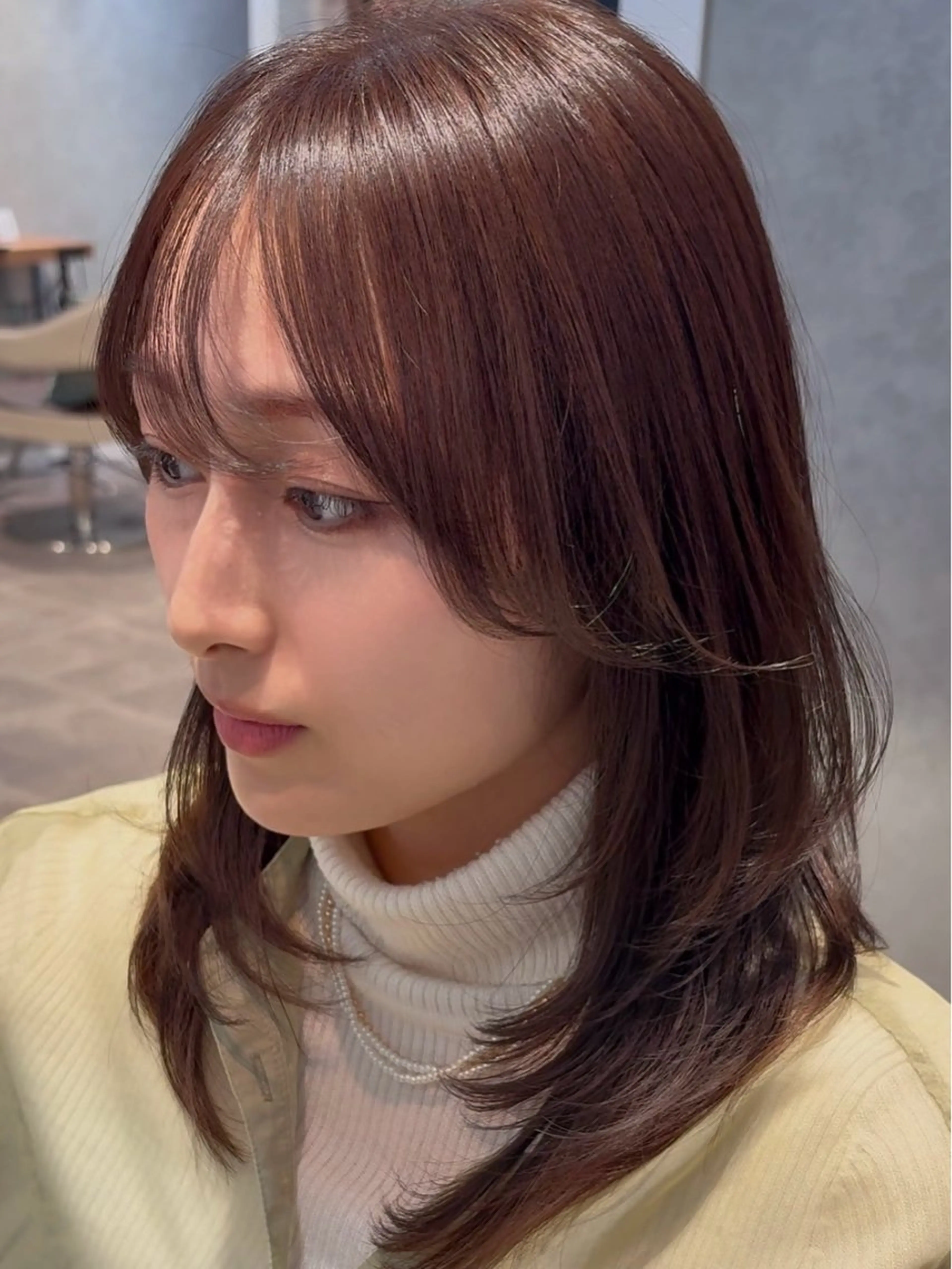ミディアム レイヤーカット カット ヘアカラー トリートメント 赤みオフの透明感職人 /ケア重視の美髪施術のヘアスタイル