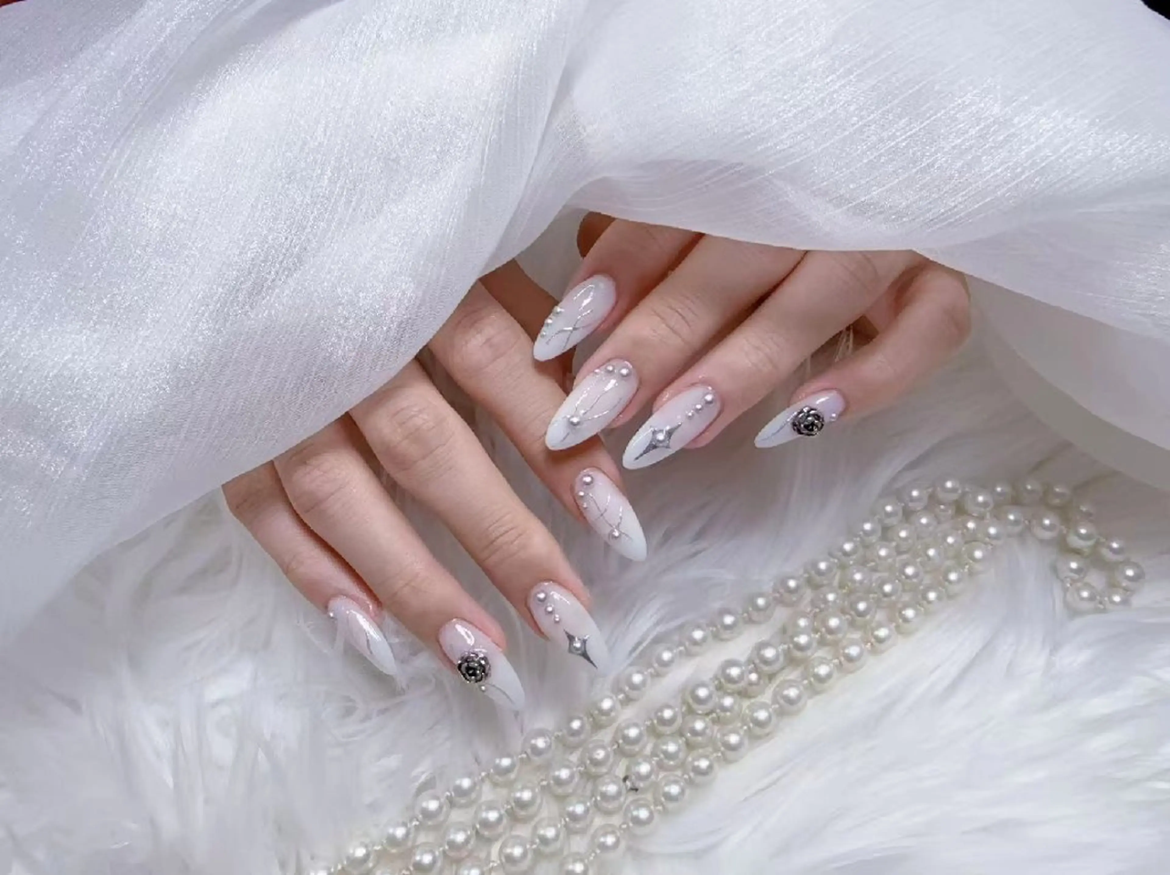 ネイル ENsalon AKIRAのネイルデザイン