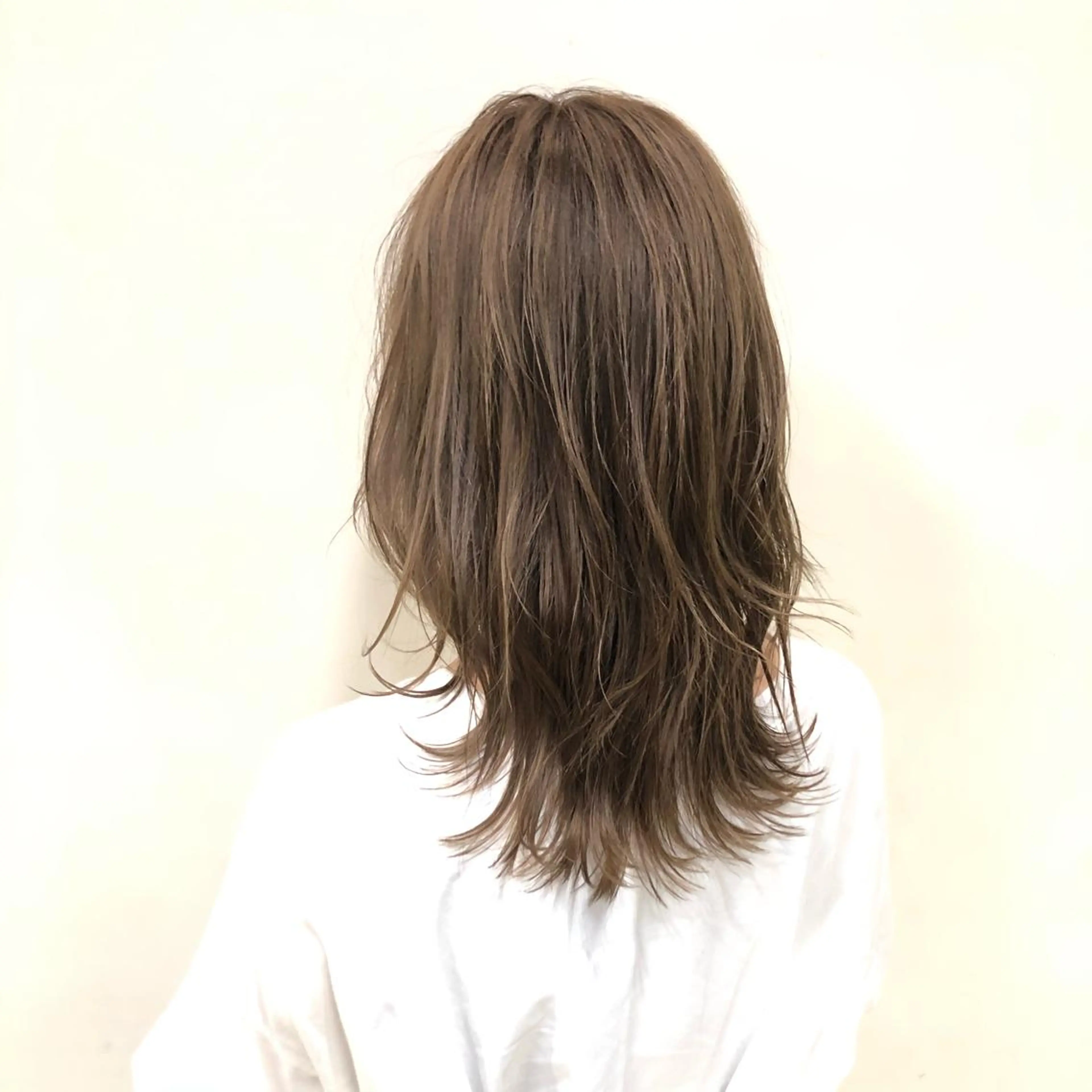 セミロング カラー アディクシーカラー 外国人風カラー 髪質改善✨艶髪師 黒木大貴のヘアスタイル