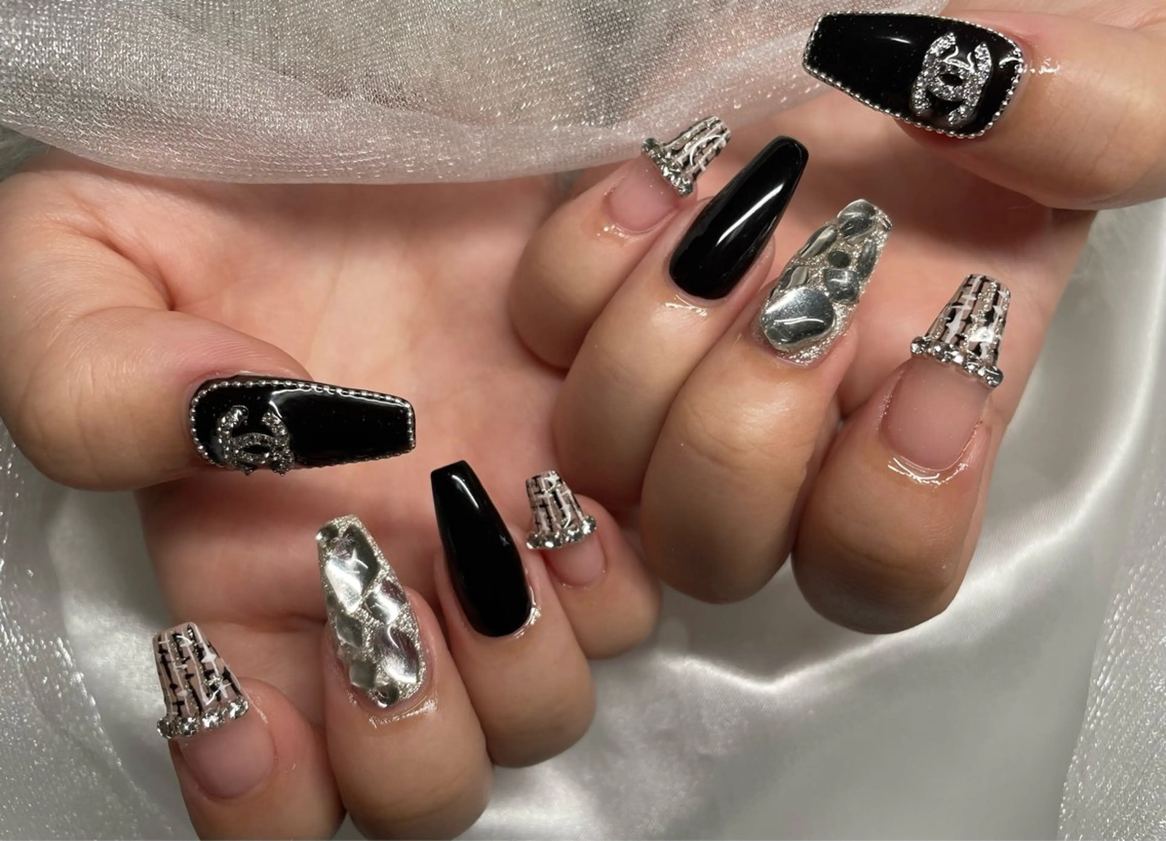 ネイル ハンドネイル Roi〈ロワ〉 Minakoのネイルデザイン