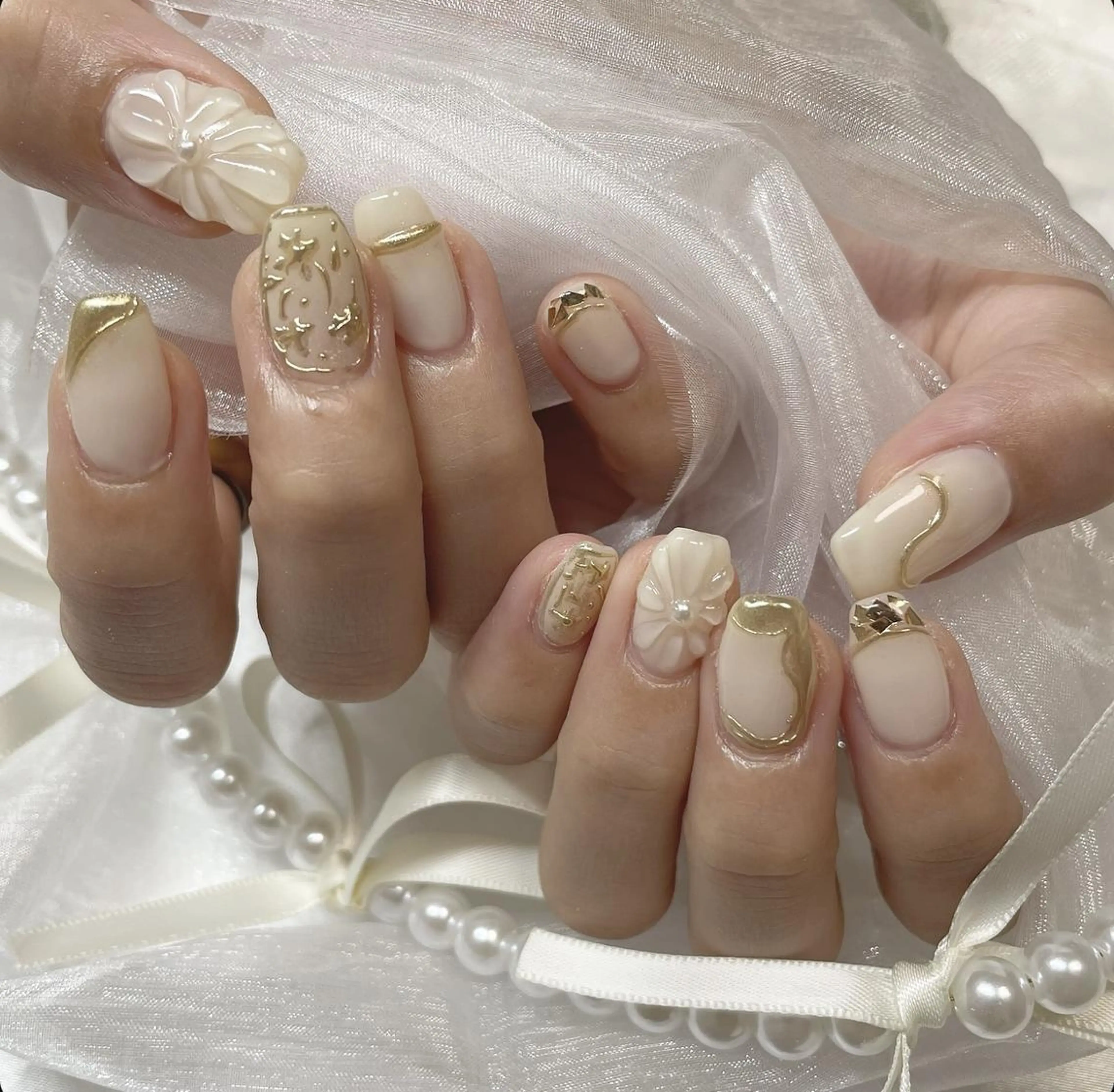 ネイル ジェルネイル 韓国ネイル 持ち込み ワンカラーネイル ぷっくりネイル ハンドネイル fiore nail 🦋のネイルデザイン