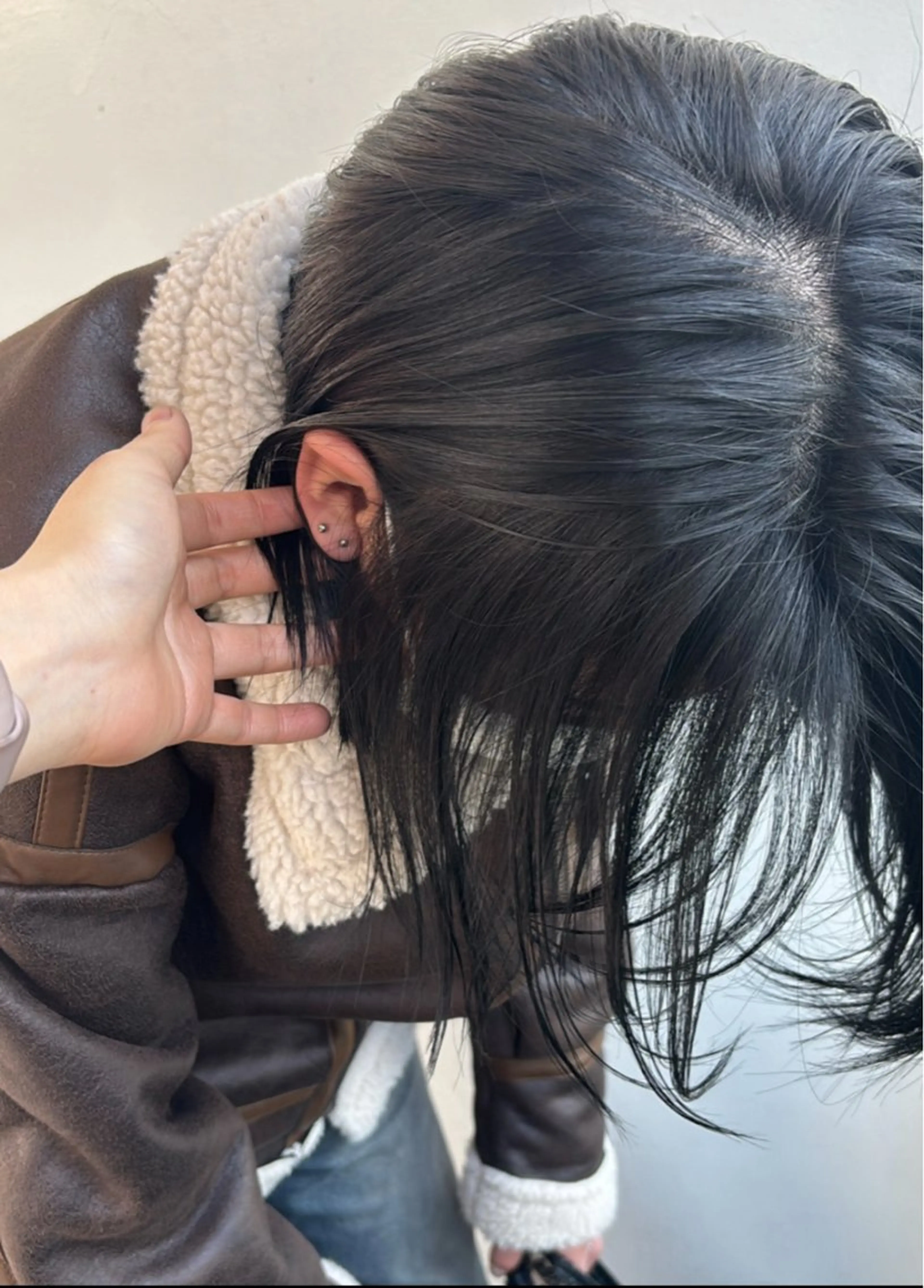 ミディアム カラー 黒髪 ブルーカラー ブルーブラック 透明感カラー 艶カラー🫧 猿渡 響のヘアスタイル