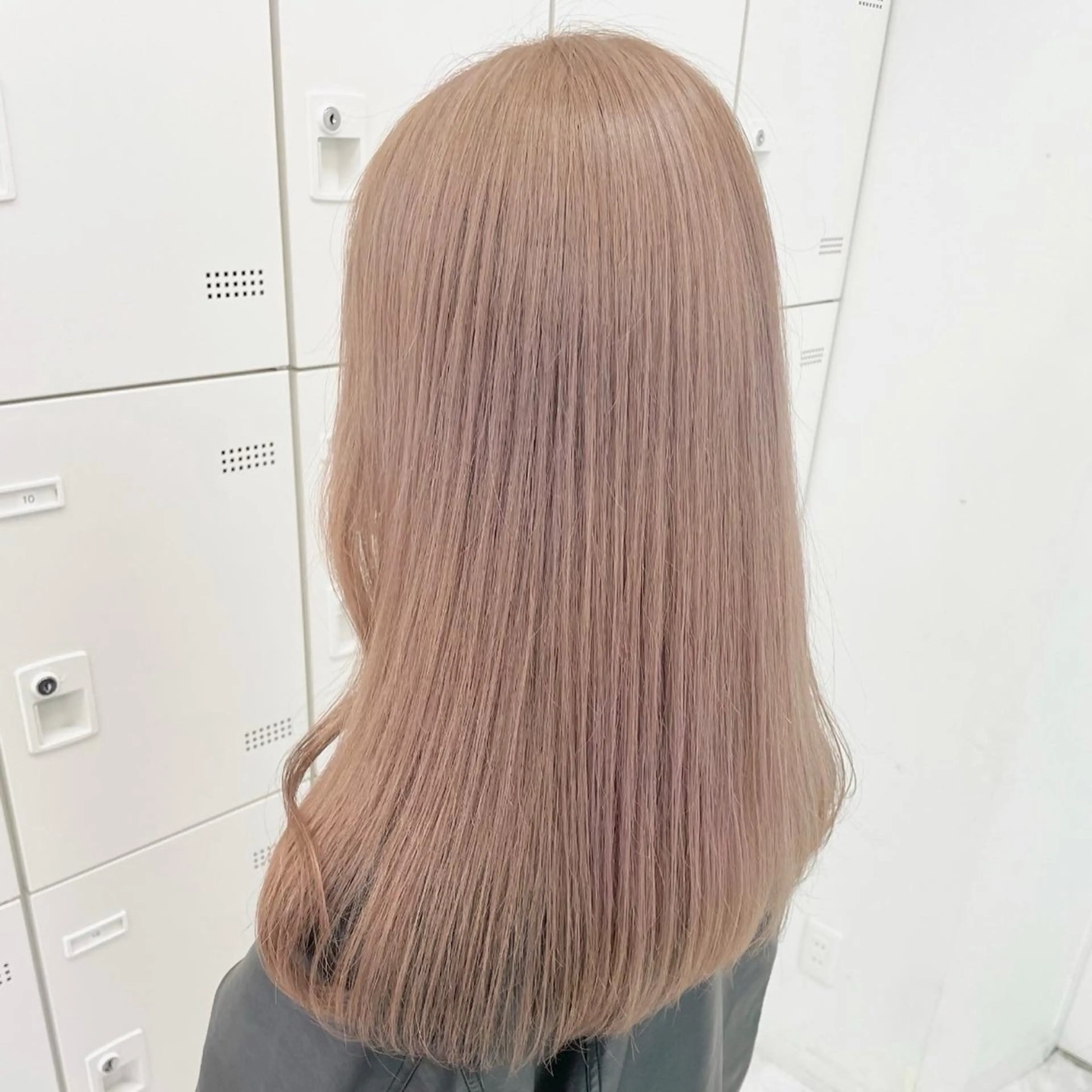 セミロング カラー ヘアカラー トリートメント ヘアセット 艶髪グレージュ特化/ CHIKARAのヘアスタイル