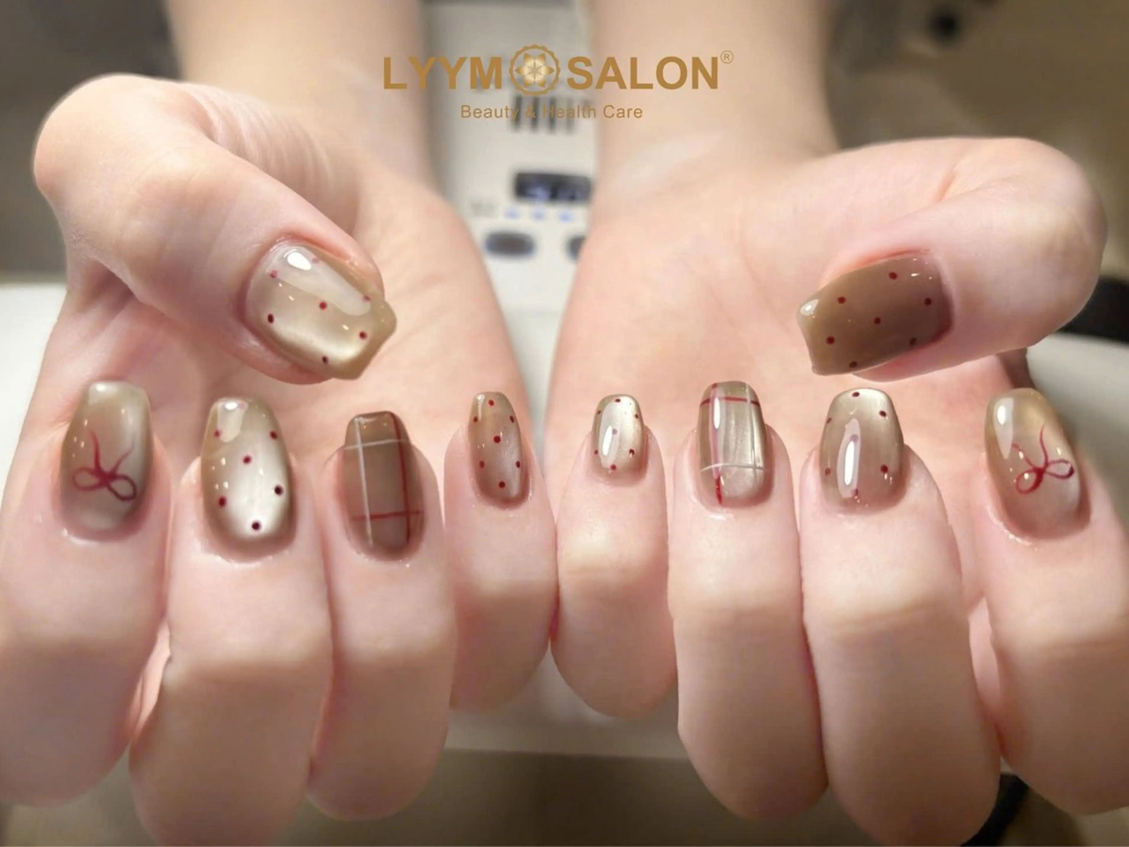 ネイル ボルドー ブラウン チークネイル ドット フットネイル ハンドネイル は なのネイルデザイン