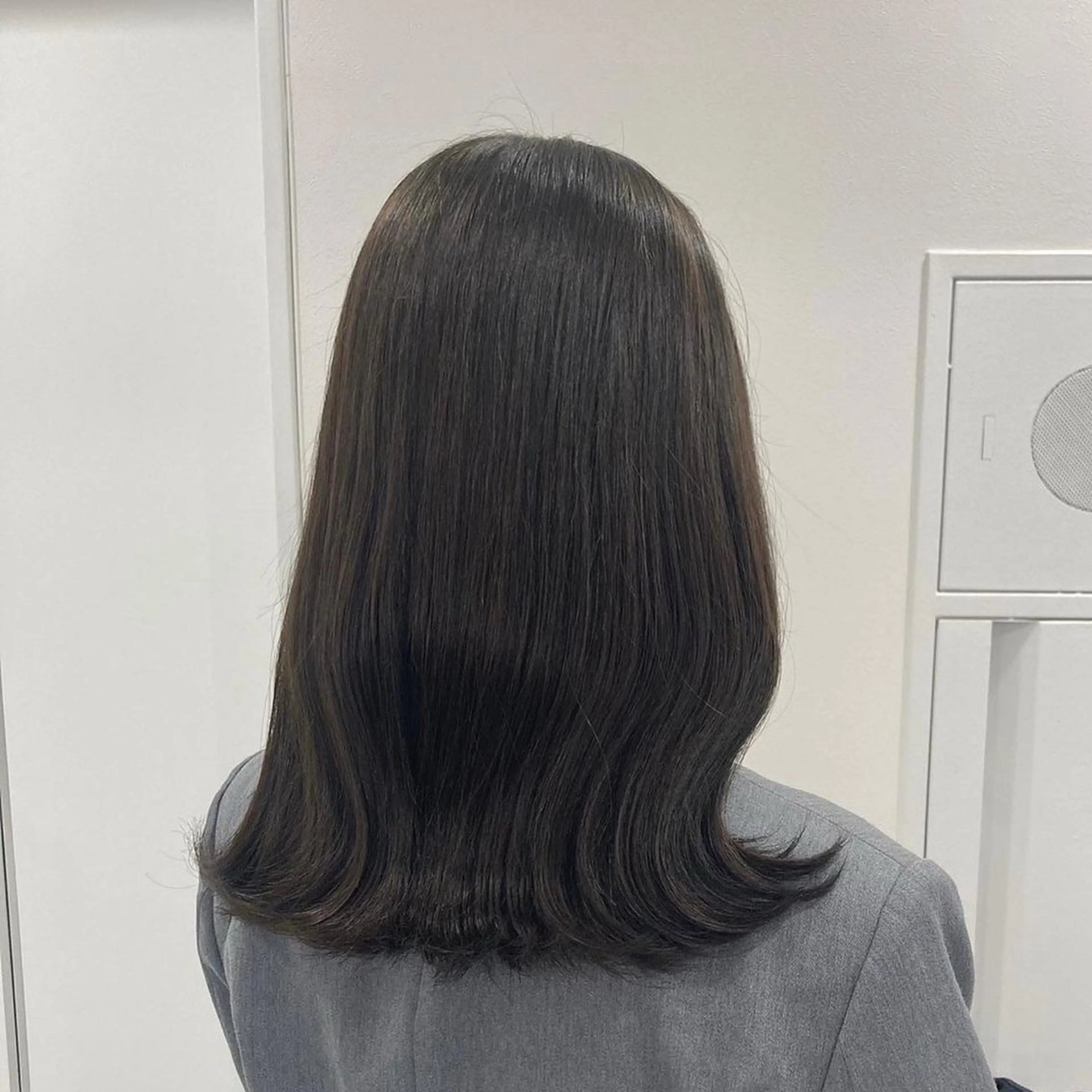 ショート カラー 🩵色落ち可愛い 寒色カラー🩵のヘアスタイル
