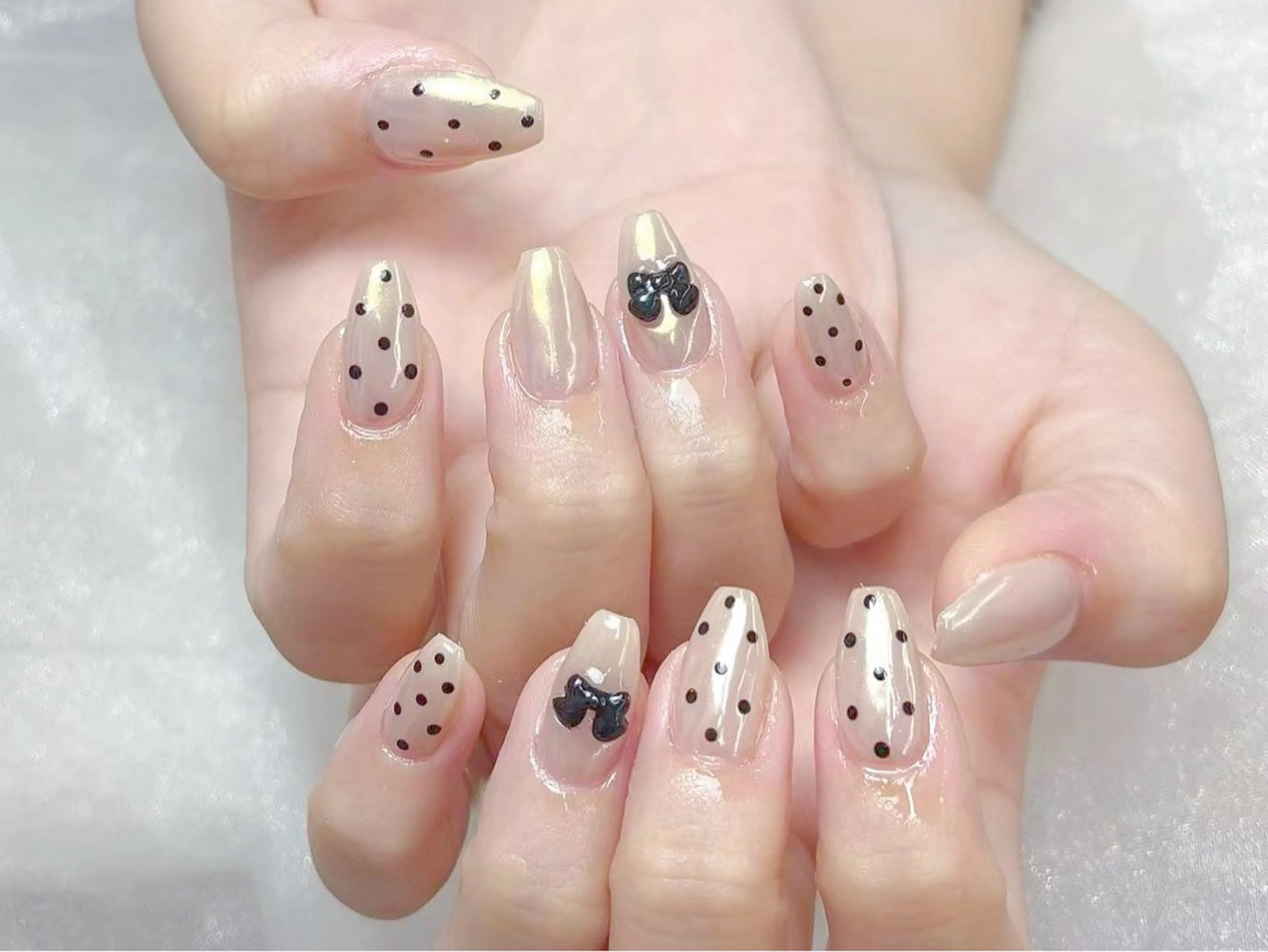 ネイル オーロラネイル フレンチネイル グラデーション 韓国ネイル マグネットネイル ハンドネイル NOA NAILのネイルデザイン