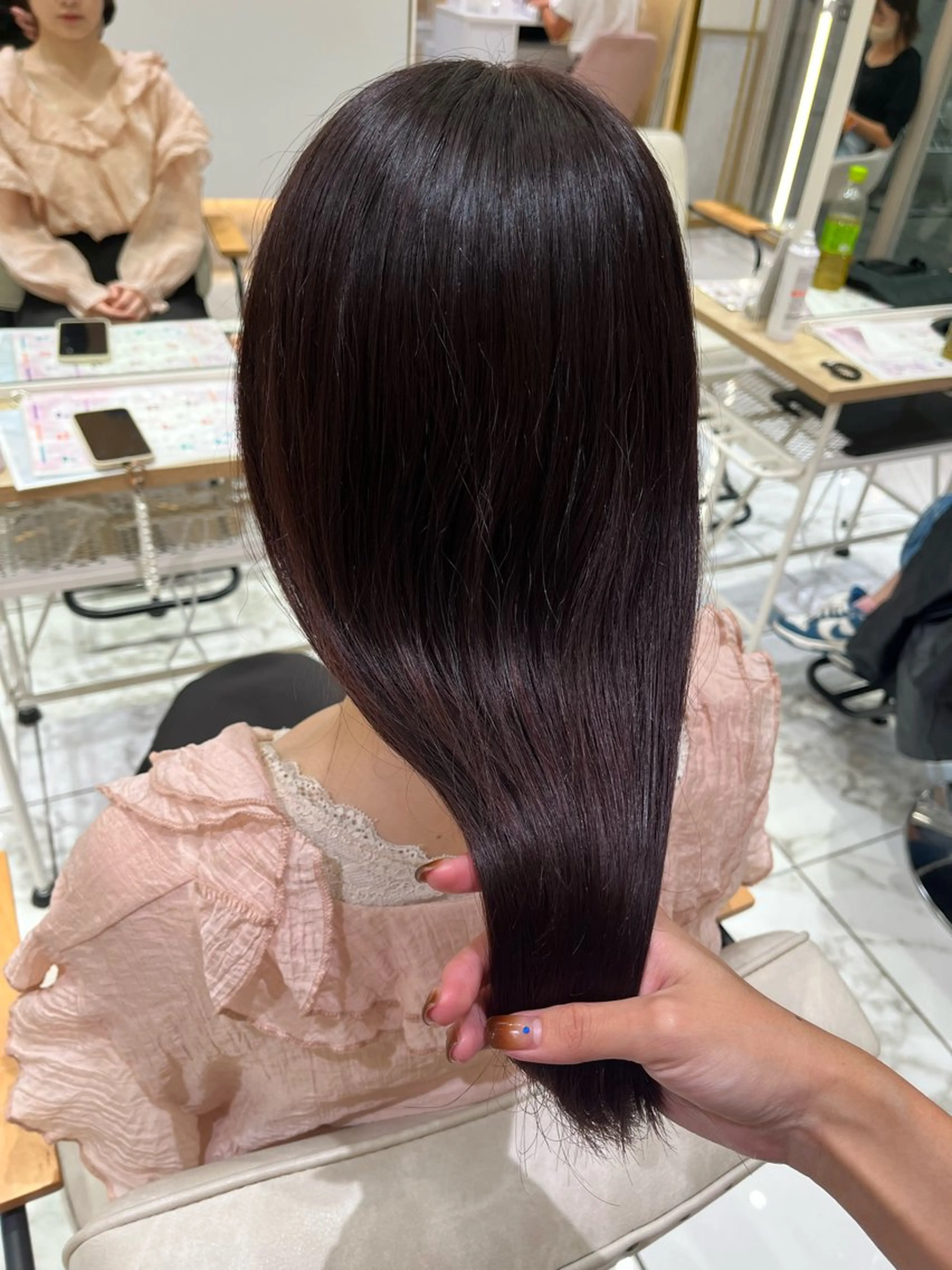 ミディアム カラー ∴Sanae. ∴ トータルビューティーのネイルデザイン