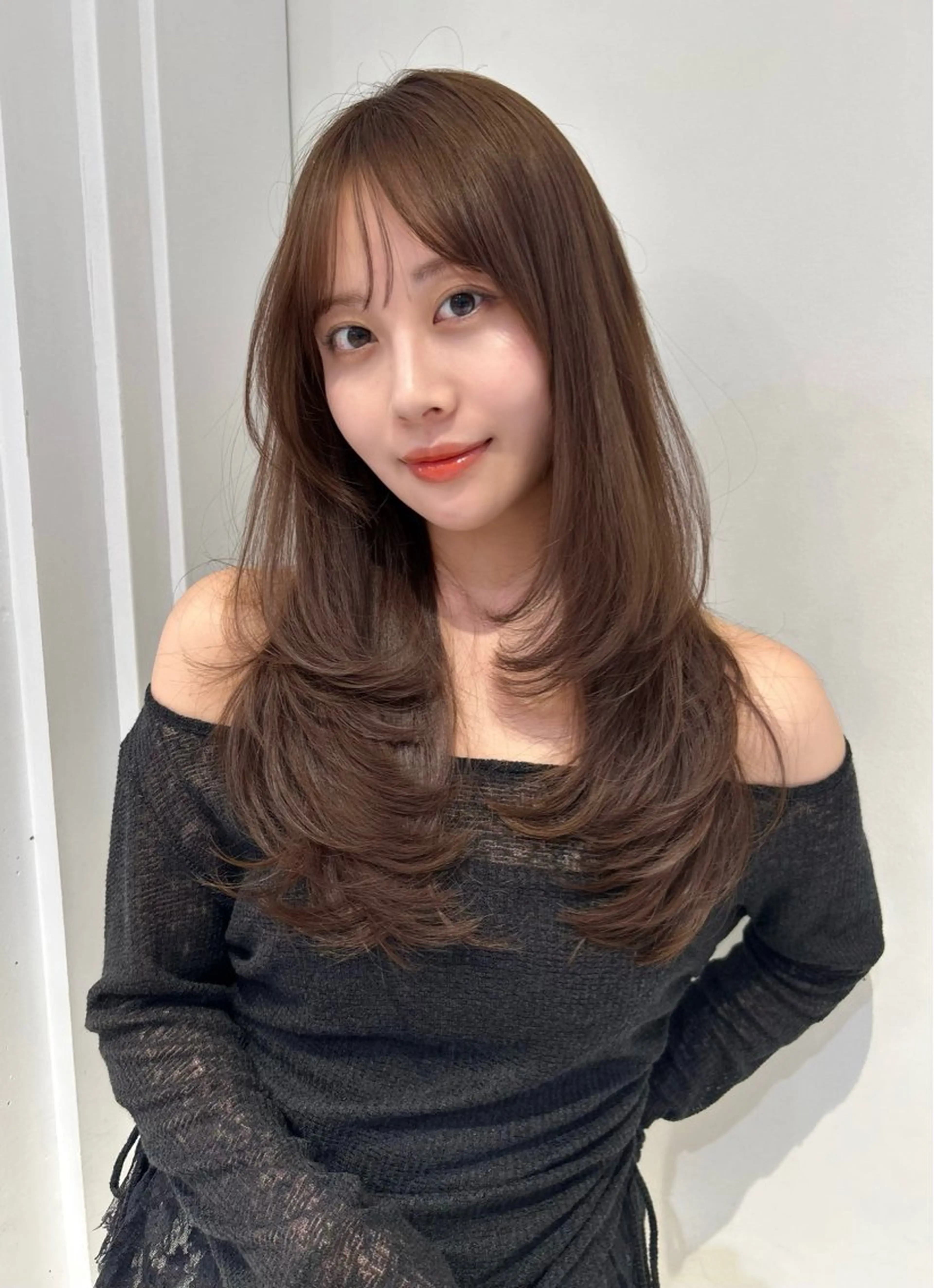 ロング カラー ベージュカラー ブラウンカラー 顔周りカット レイヤーカット ロング ヘアカラー トリートメント 色っぽヘア🫧 REI🫧のヘアスタイル