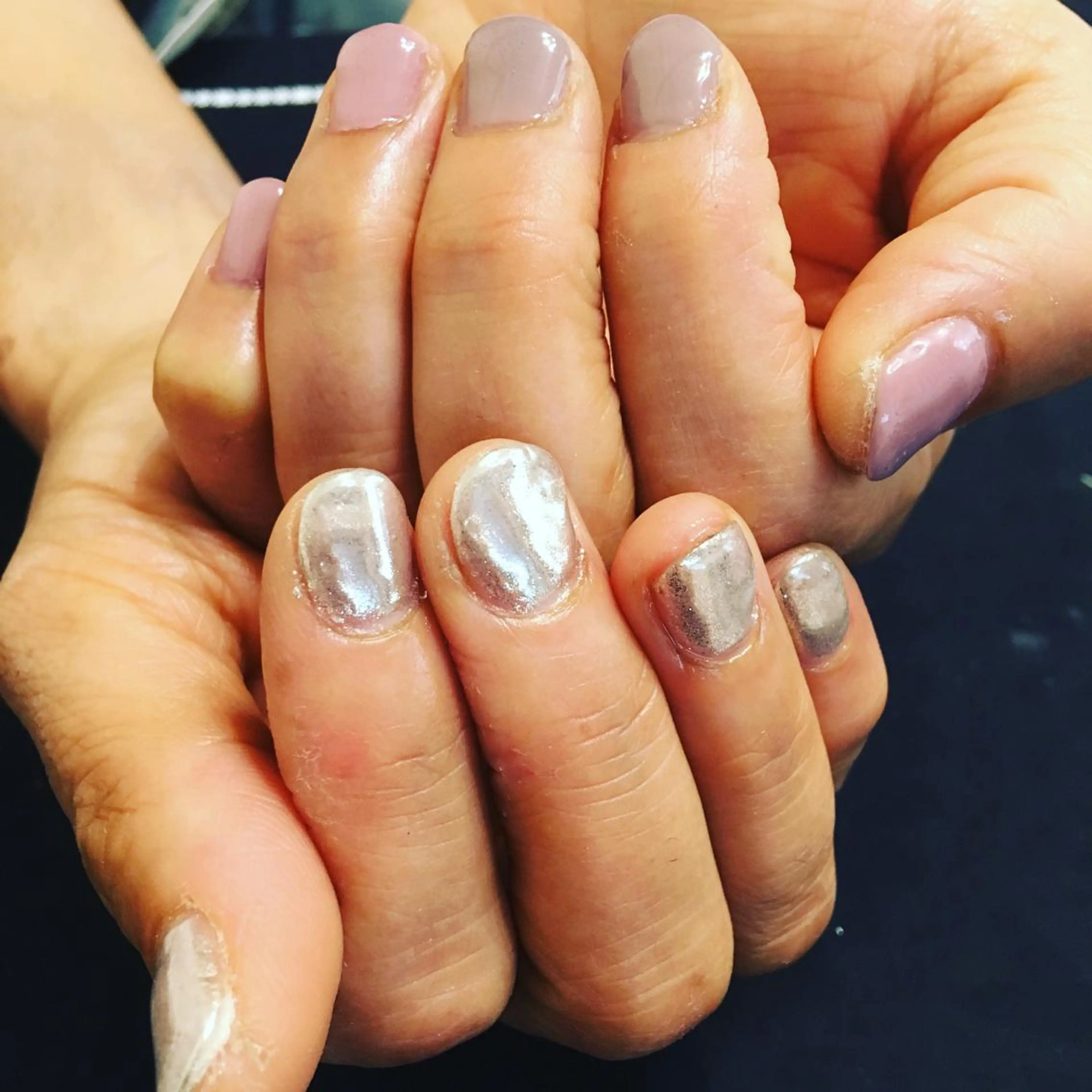ネイル ミラーネイル ハンドネイル 🌈KANÅKO 🌈のネイルデザイン