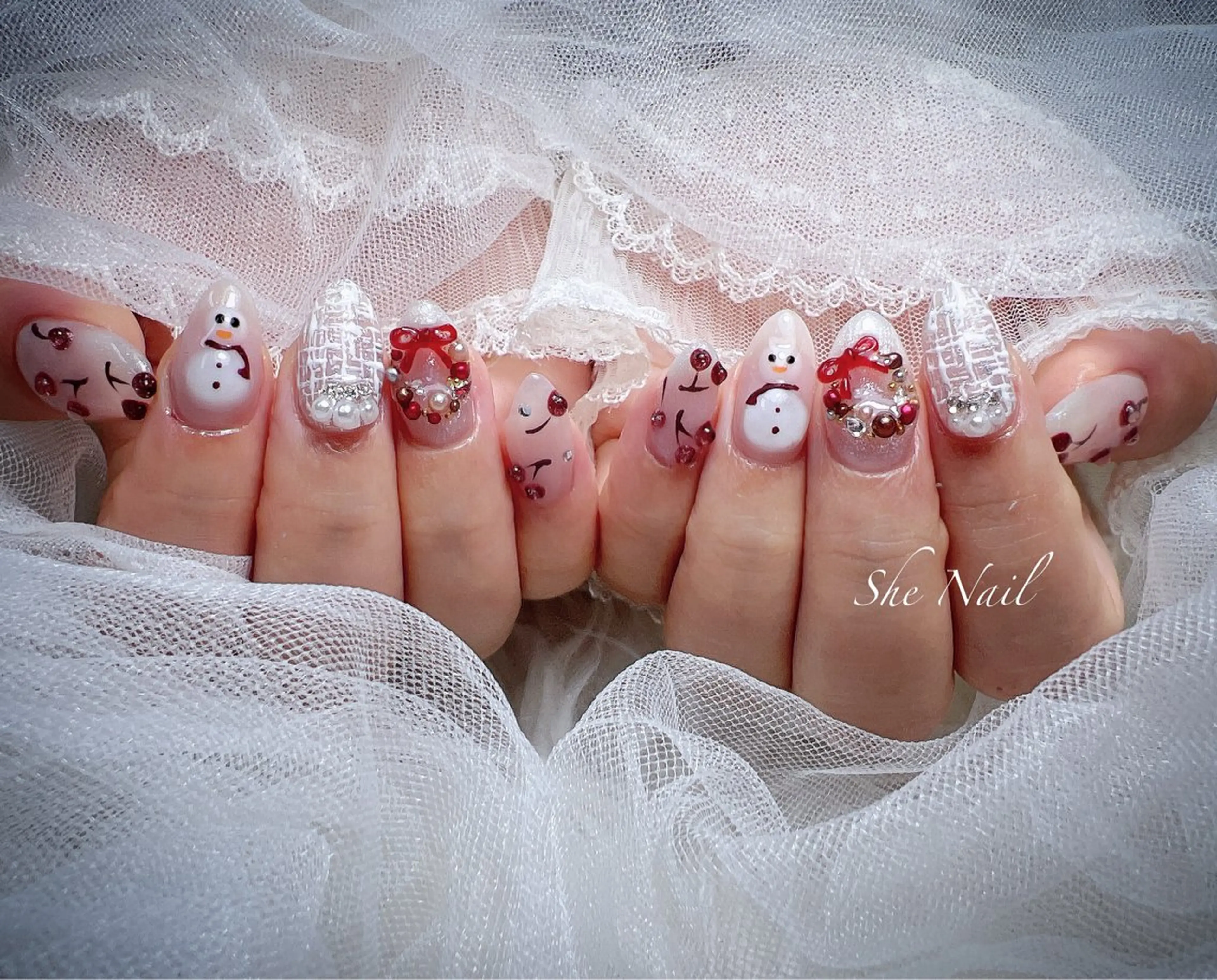 ネイル チークネイル 長さ出し グラデーション ラメ(グリッター) ラメグラデーション ハンドネイル She   Nail所属・ISA_ BELLAのネイルデザイン