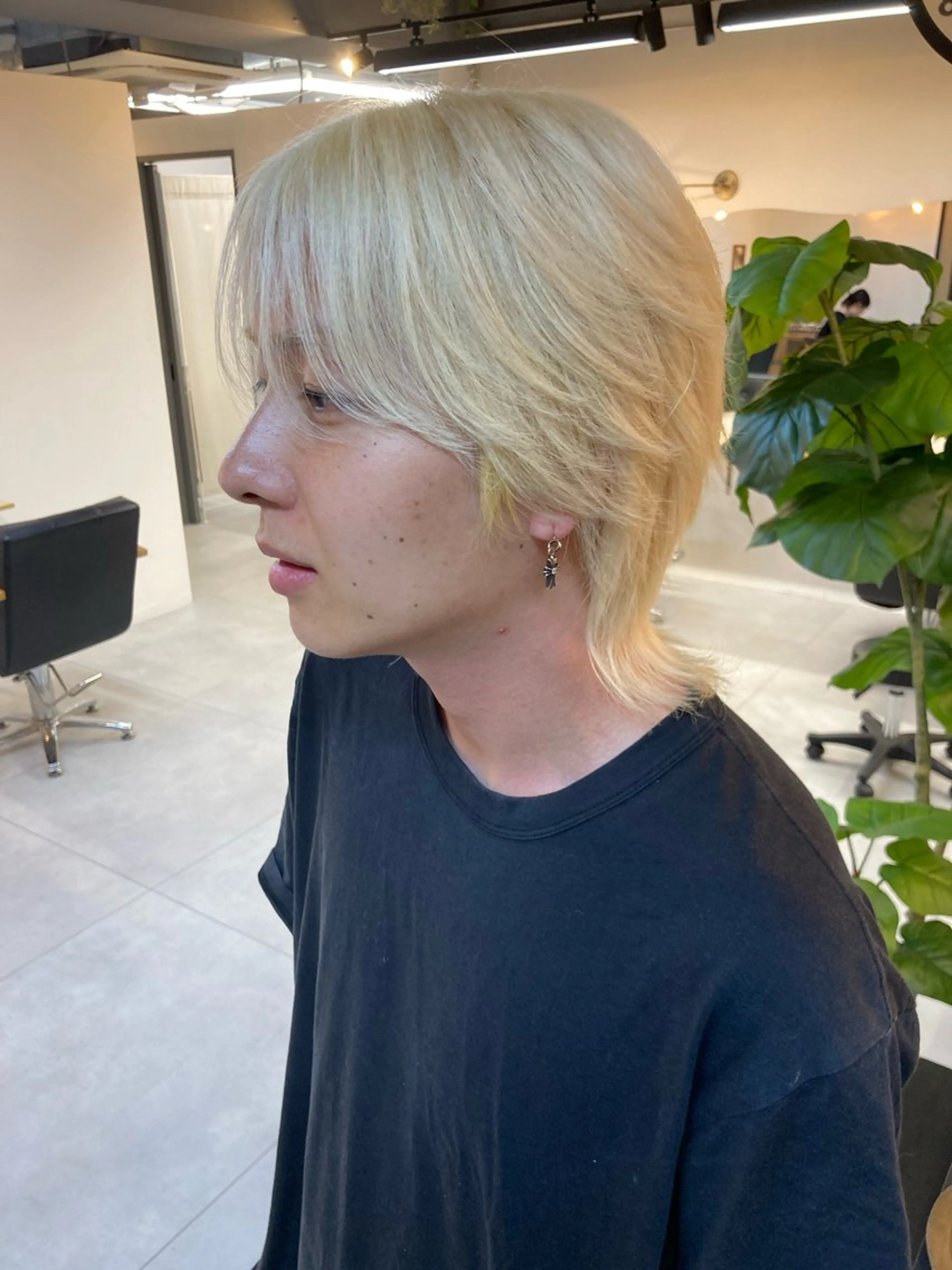 ミディアム レイヤーカット 三浦 寛都のヘアスタイル