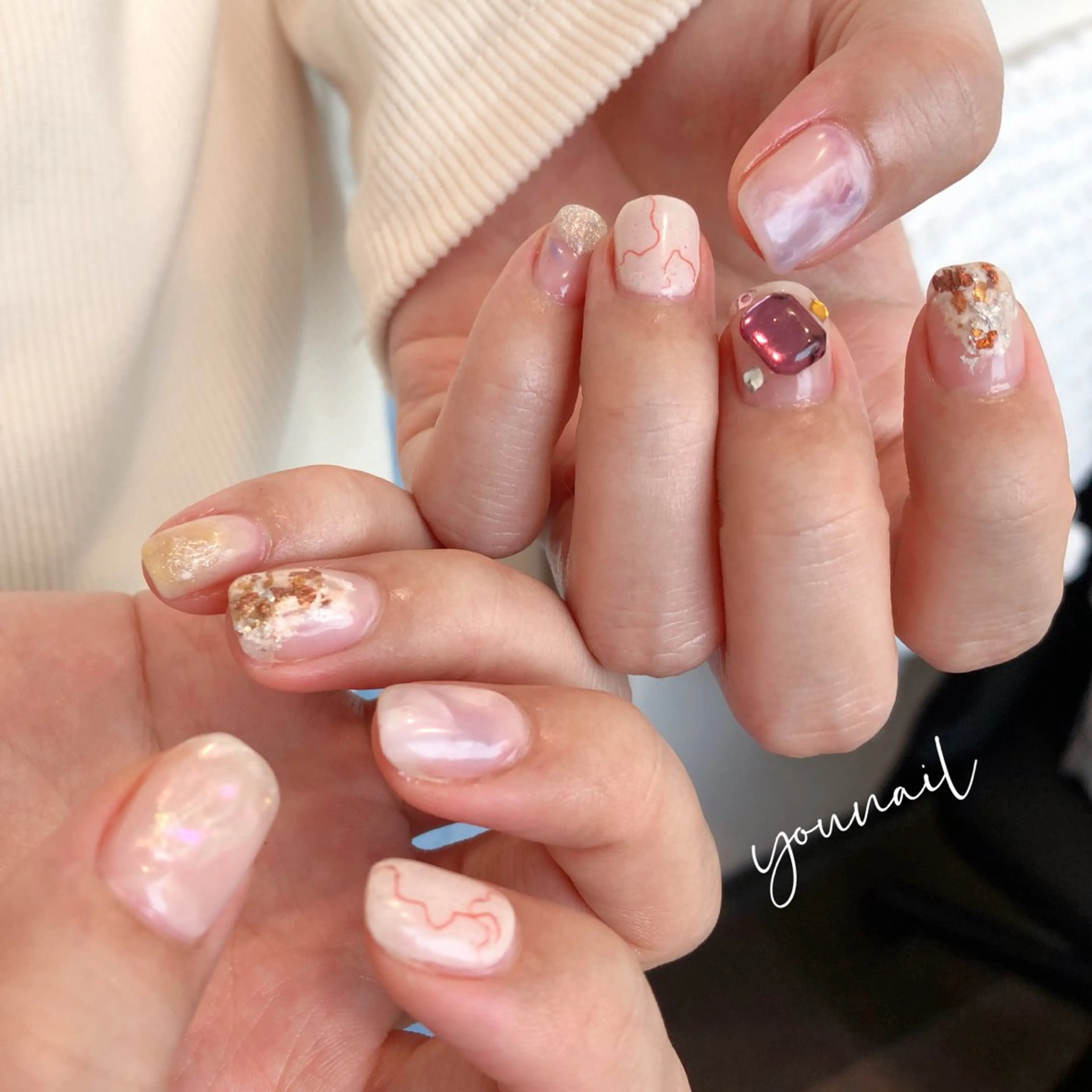 ネイル アートネイル チークネイル キラキラネイル 韓国ネイル ミラーネイル ハンドネイル younail所属・Younail 🍇のネイルデザイン