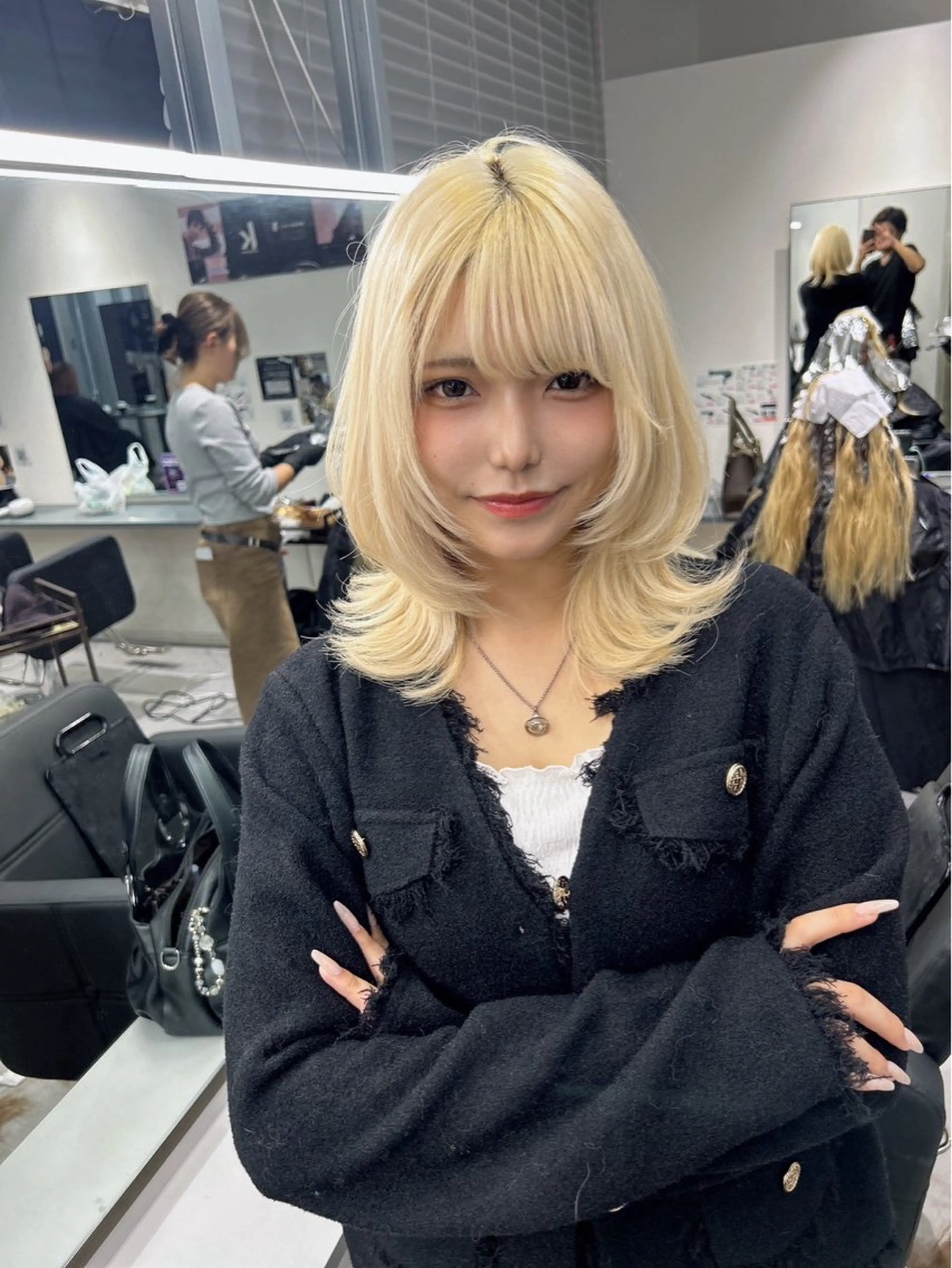 ミディアム カラー ハイレイヤー レイヤーカット ウルフカット 𝑲𝒊𝒏𝒈 𝑴𝒂𝒚𝒖🌺のヘアスタイル