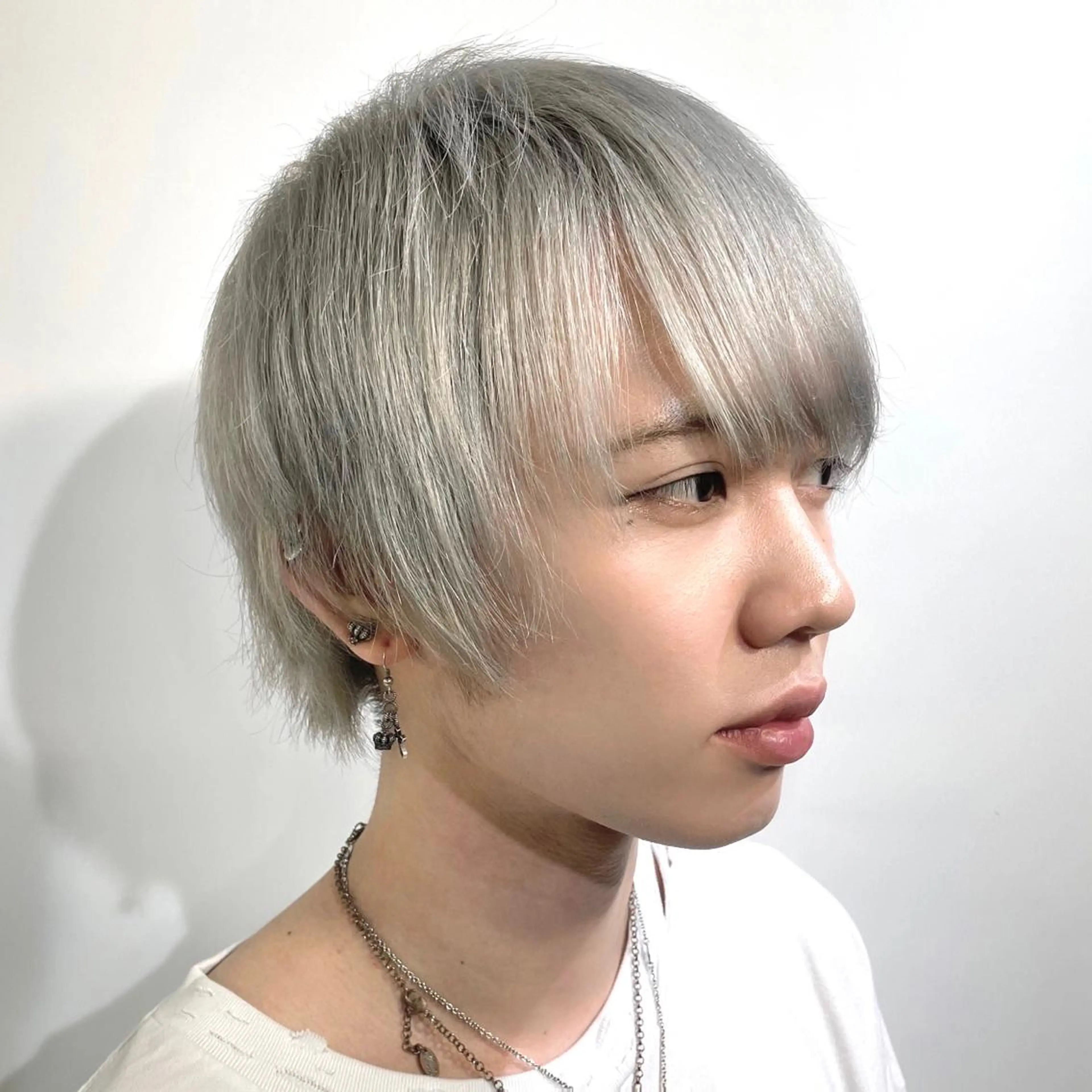 ショート カラー メンズ pizzicato pacto所属・ボルドーカラー/ワイ ンレッド/長山遼太郎のヘアスタイル