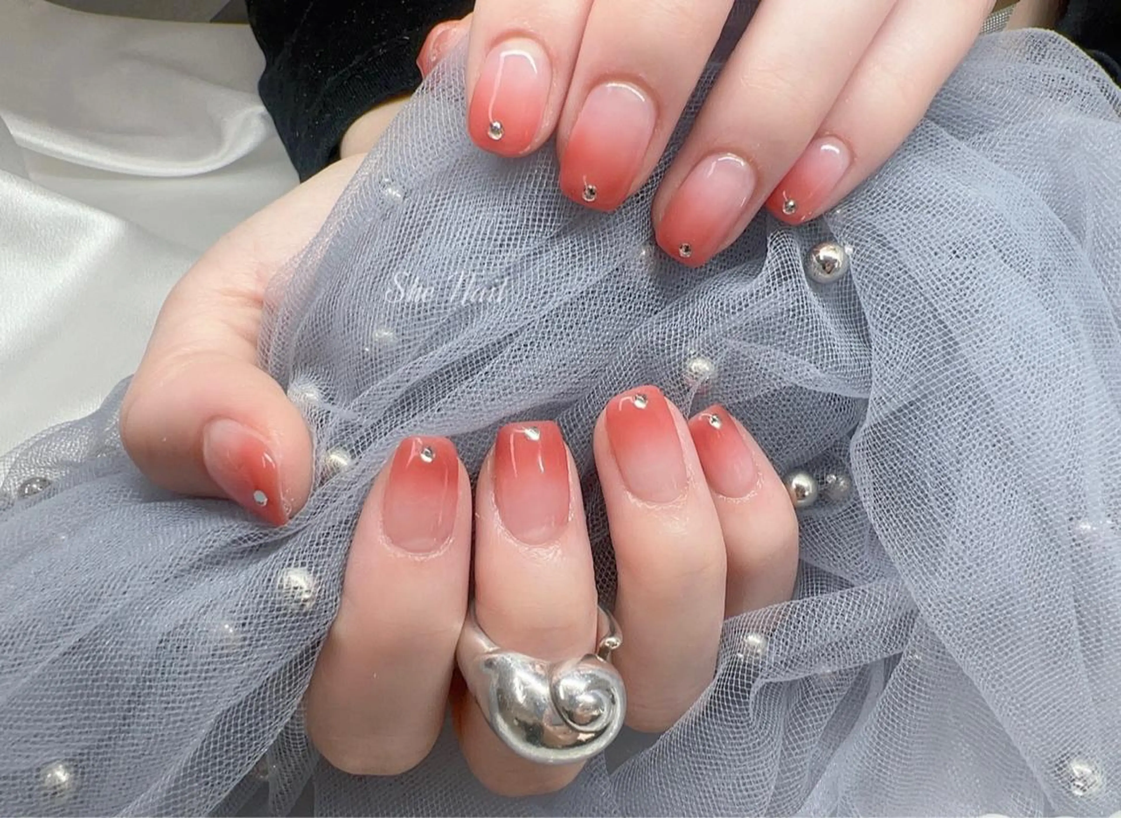 ネイル チークネイル 長さ出し グラデーション マグネットネイル 持ち込み ハンドネイル She   Nail所属・ISA_ BELLAのネイルデザイン