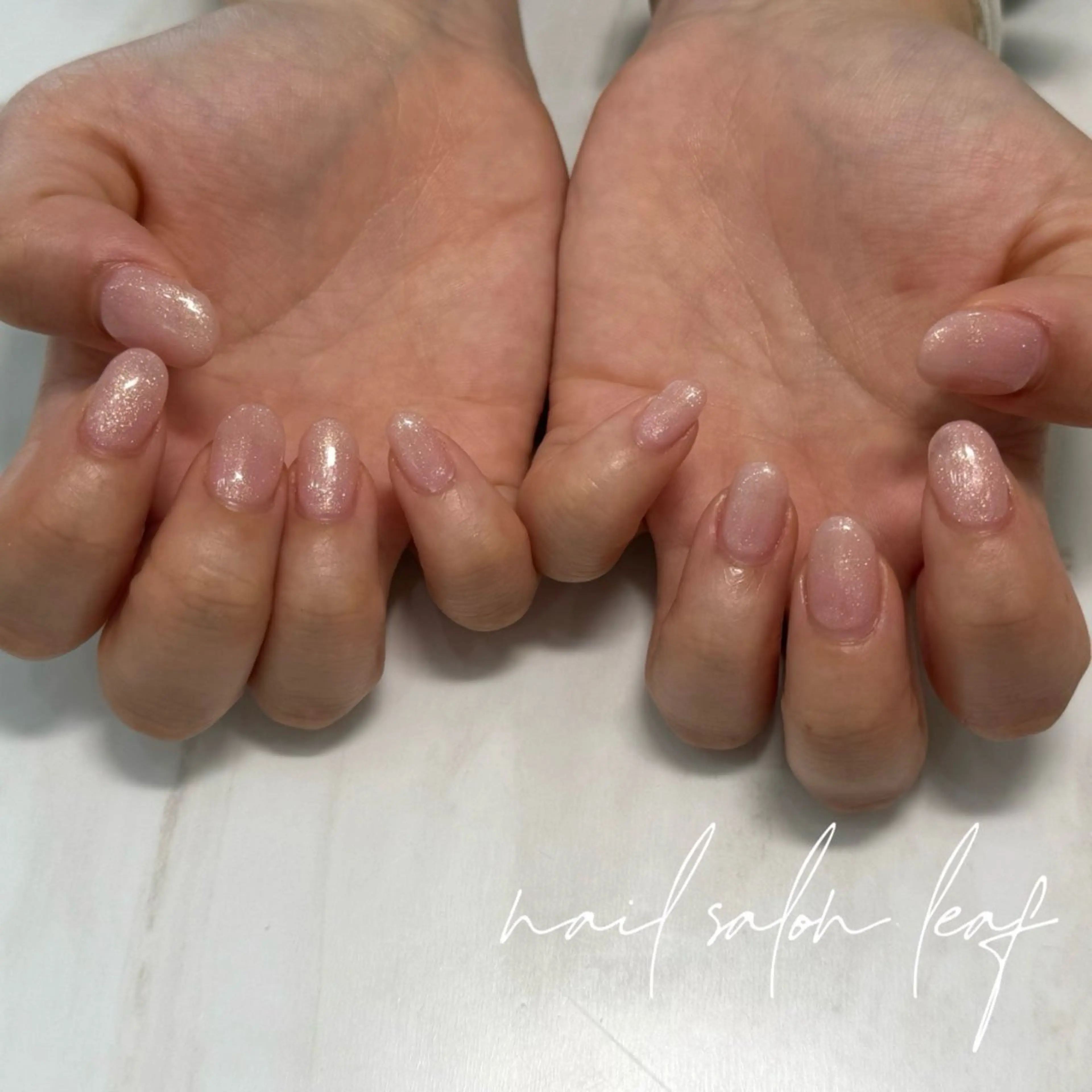 〈オフ無〉ワンカラーの写真