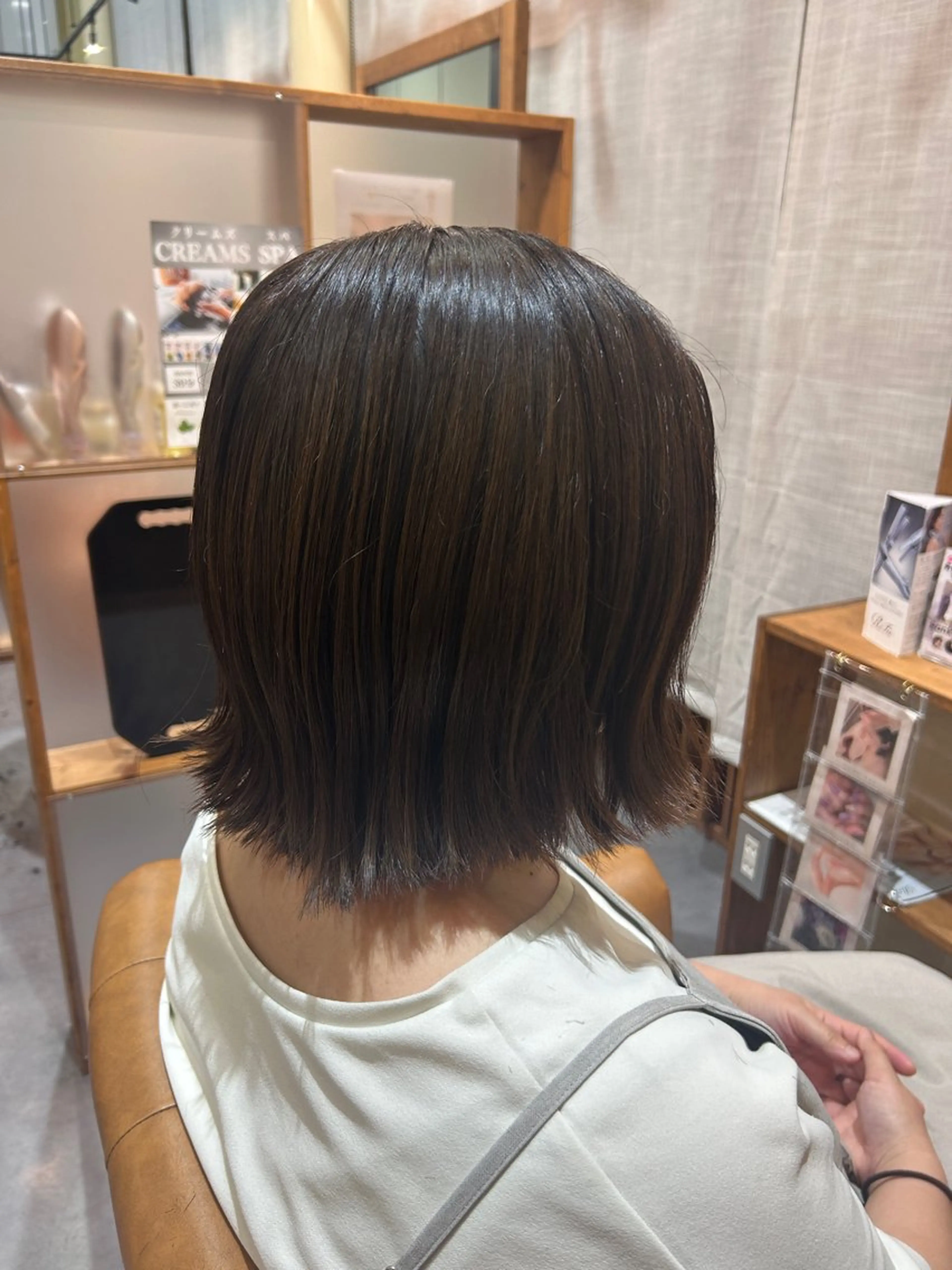 ミディアム 井上 萌のヘアスタイル