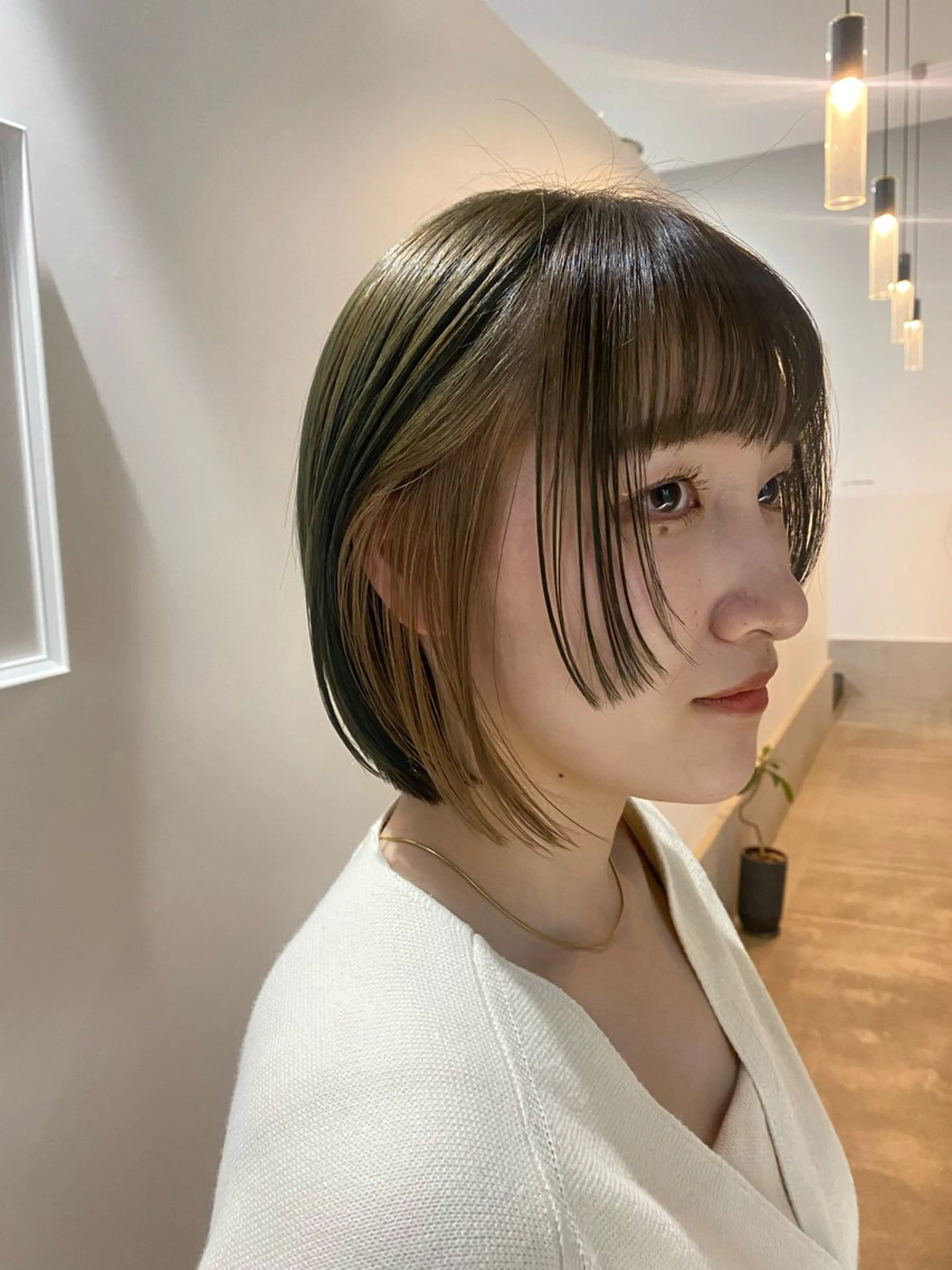 カラー ベージュカラー インナーカラー オリーブベージュ inchelsea所属・宇野 鈴花のヘアスタイル