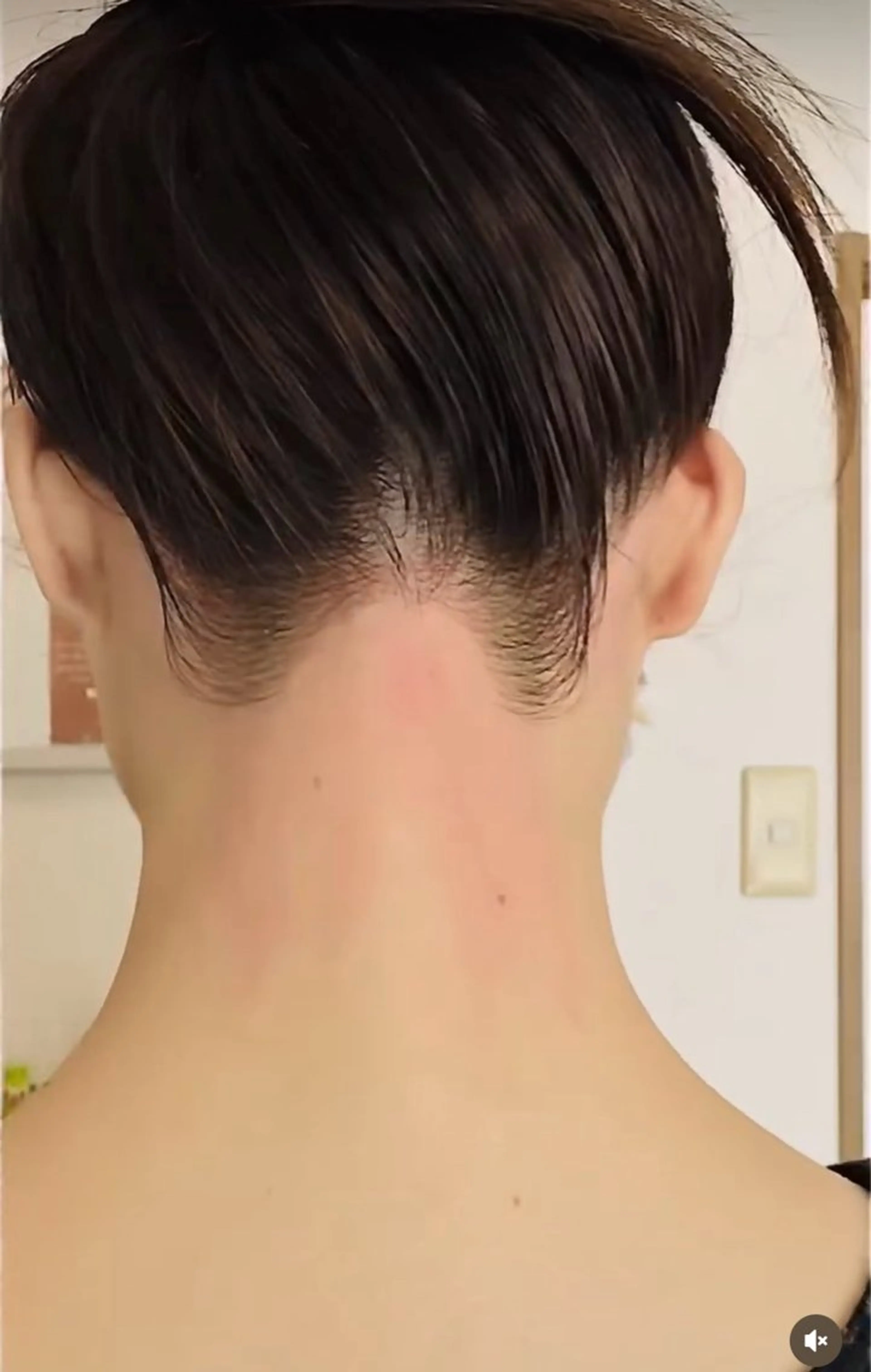 うなじ　ワックス脱毛✨ 👠 スタイルUPの新常識！首長効果で背が高く見えるうなじケアの写真