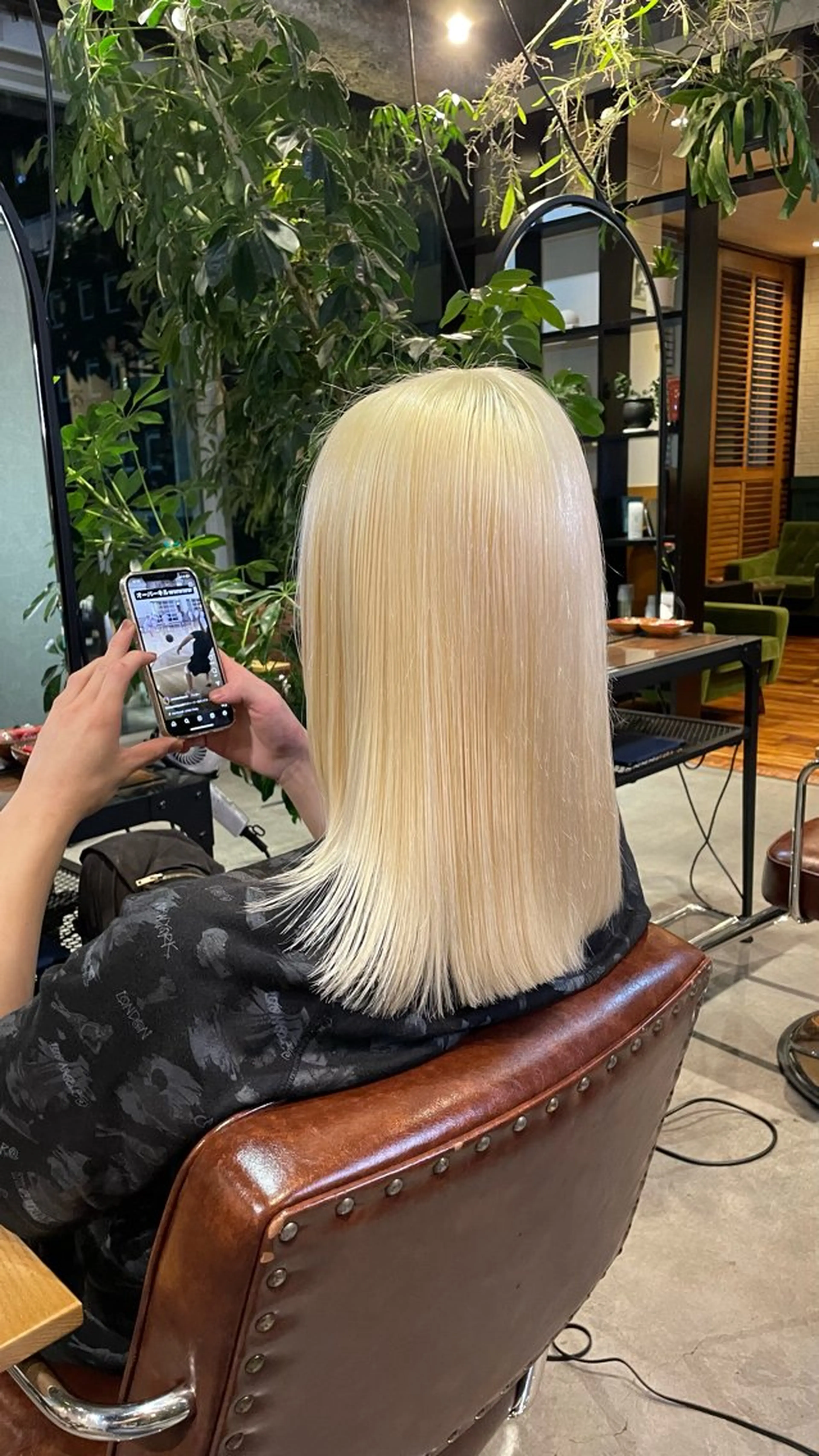 セミロング hairdesign collet ginza所属・🌈ケアブリーチ🌈 デザイン🪅ひかるのヘアスタイル