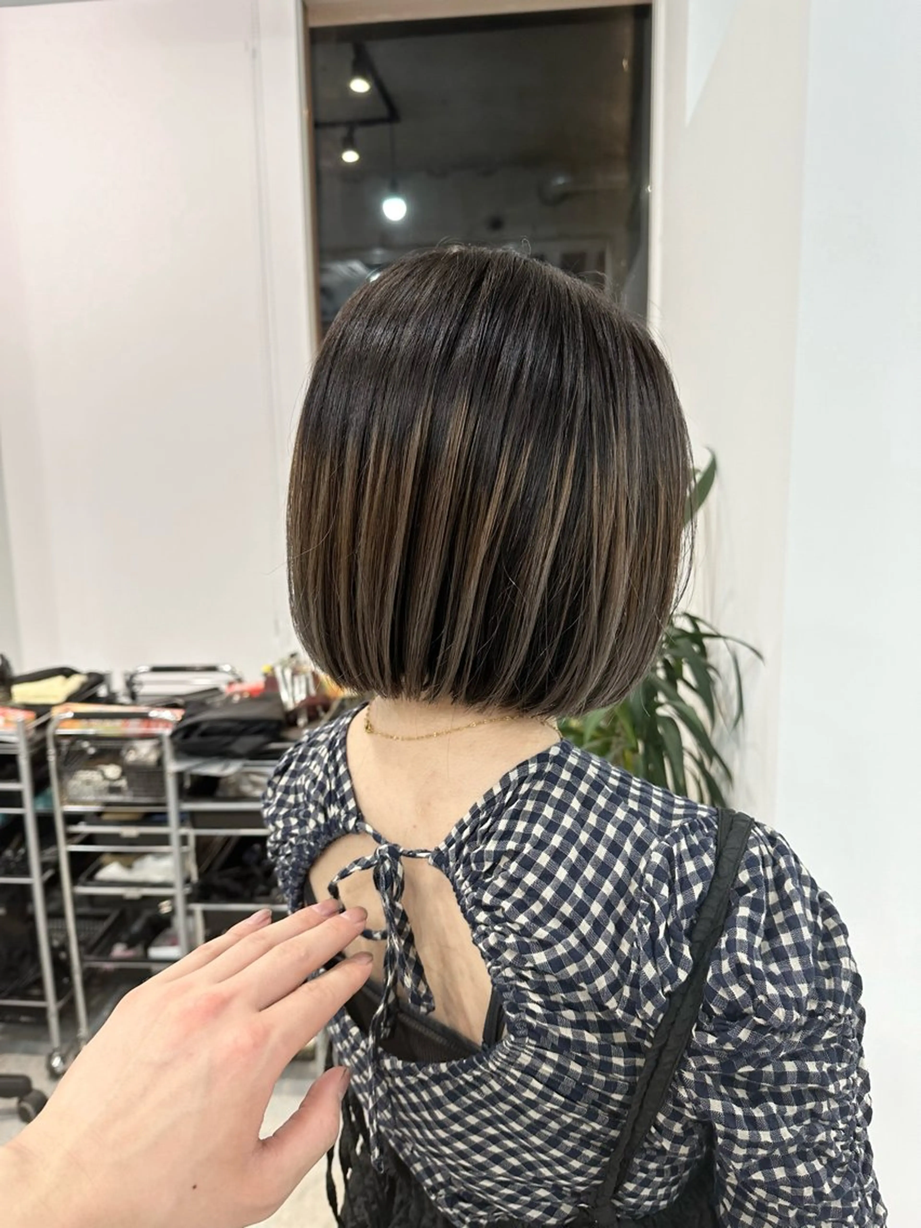 ミディアム カラー ブリーチ カット ヘアカラー トリートメント カイリ /レイヤーカットのヘアスタイル