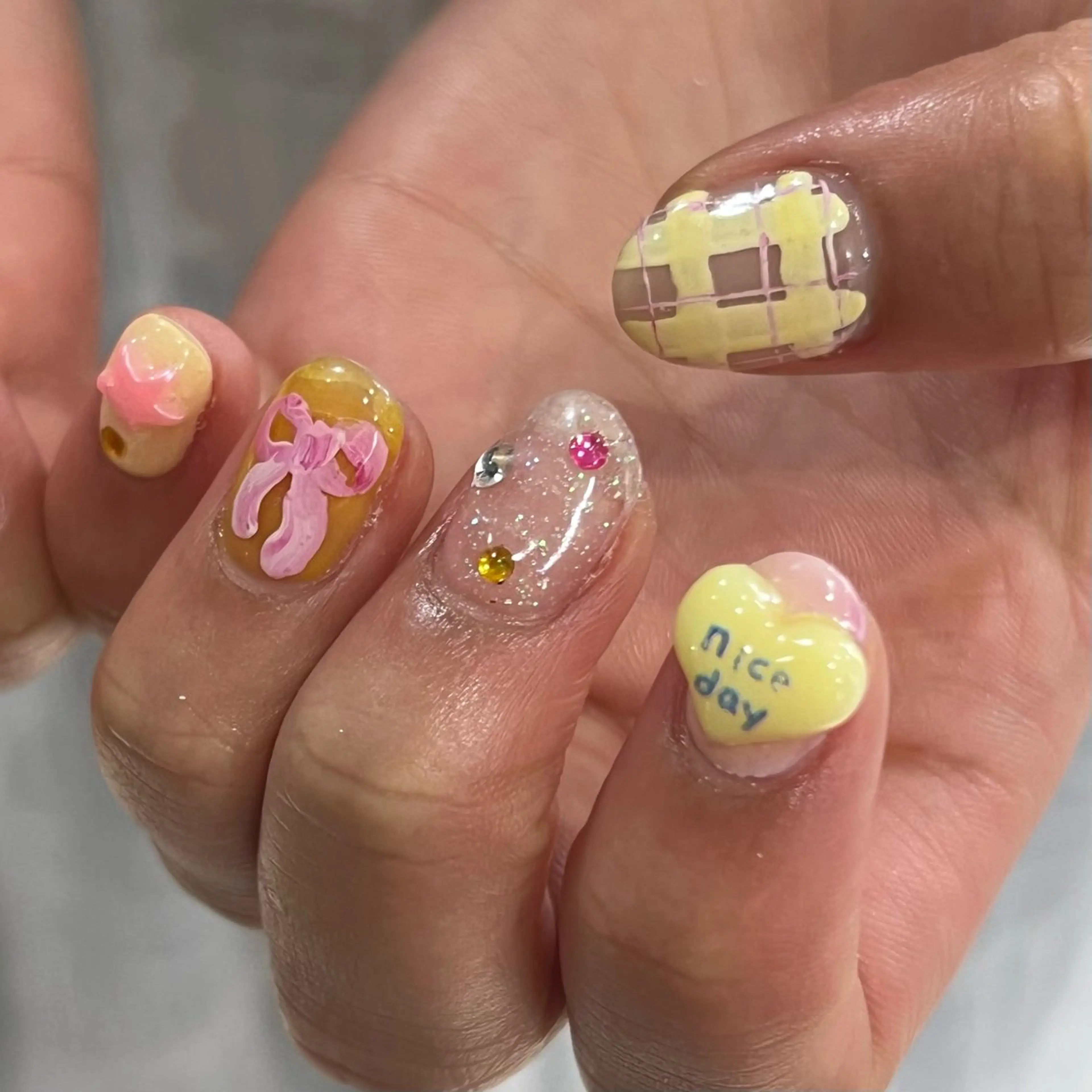 ネイル ハンドネイル Hata nail 🎀個性派ニュアンスのネイルデザイン