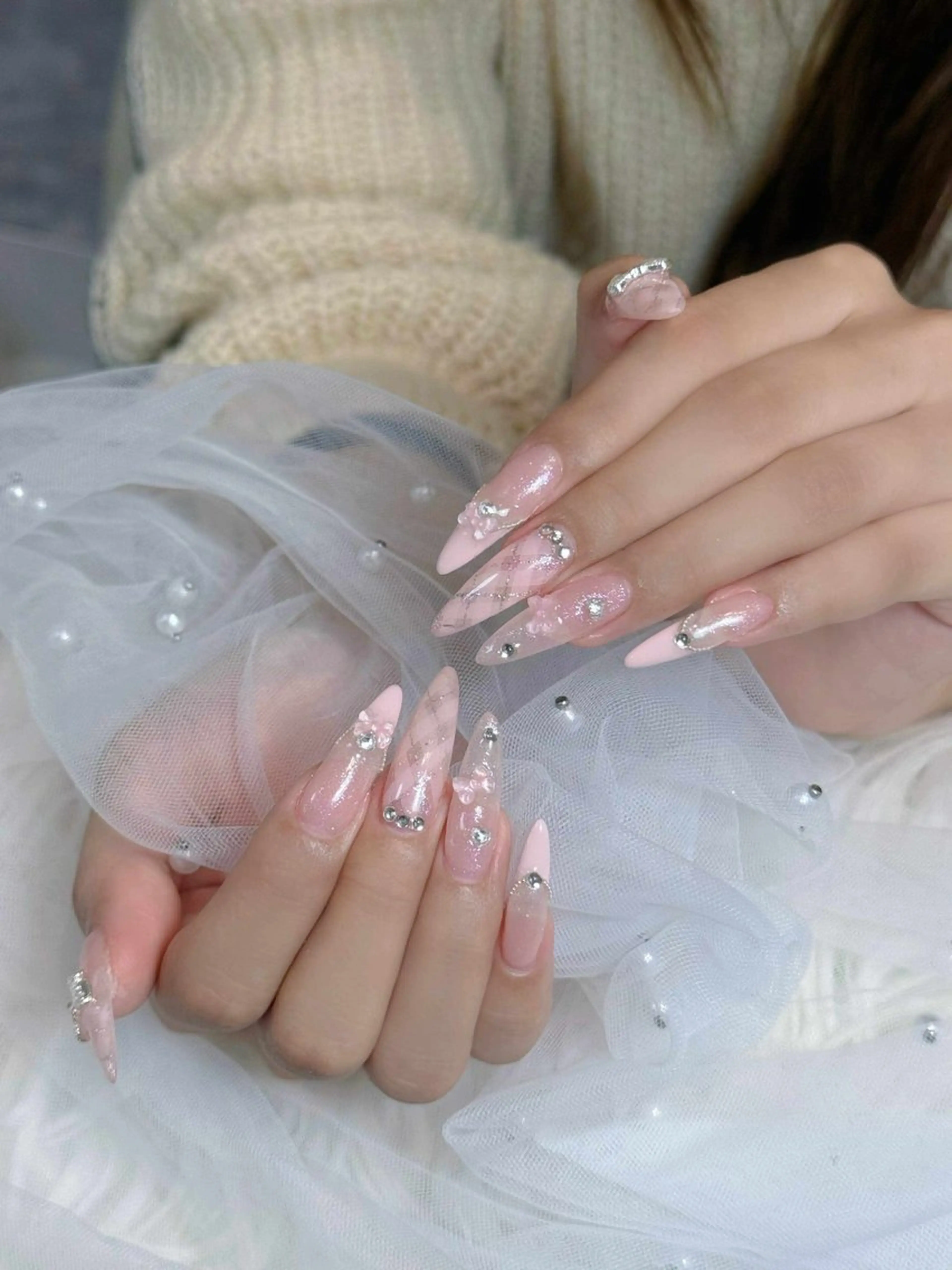 ネイル ボルドー ブラウン チークネイル ドット フットネイル ハンドネイル Julli NailStudioのネイルデザイン