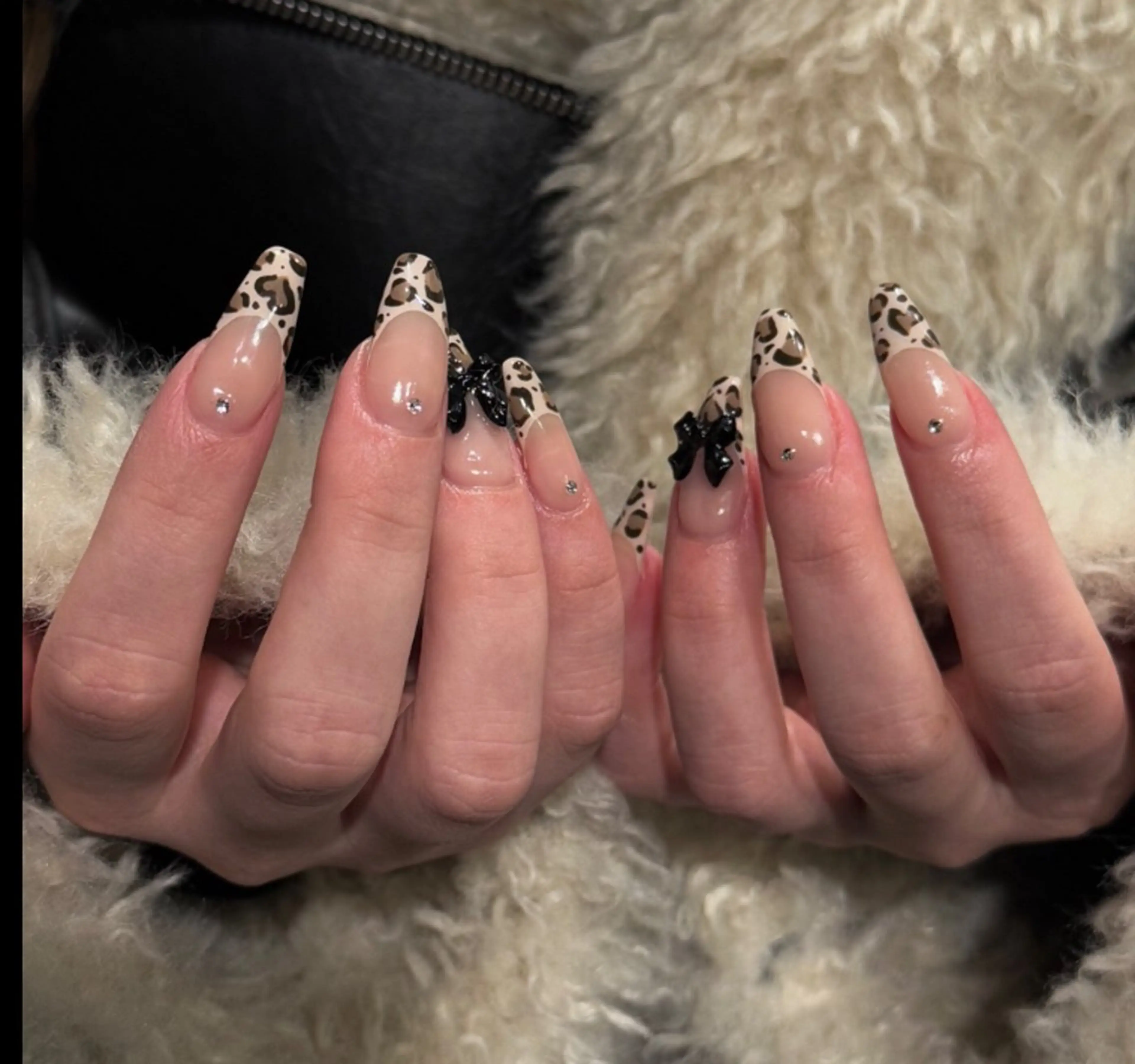 ネイル 長さ出し グラデーション キラキラネイル 韓国ネイル ラメ(グリッター) ハンドネイル ハンドケア Chisa Nail Studio所属・リ リのネイルデザイン