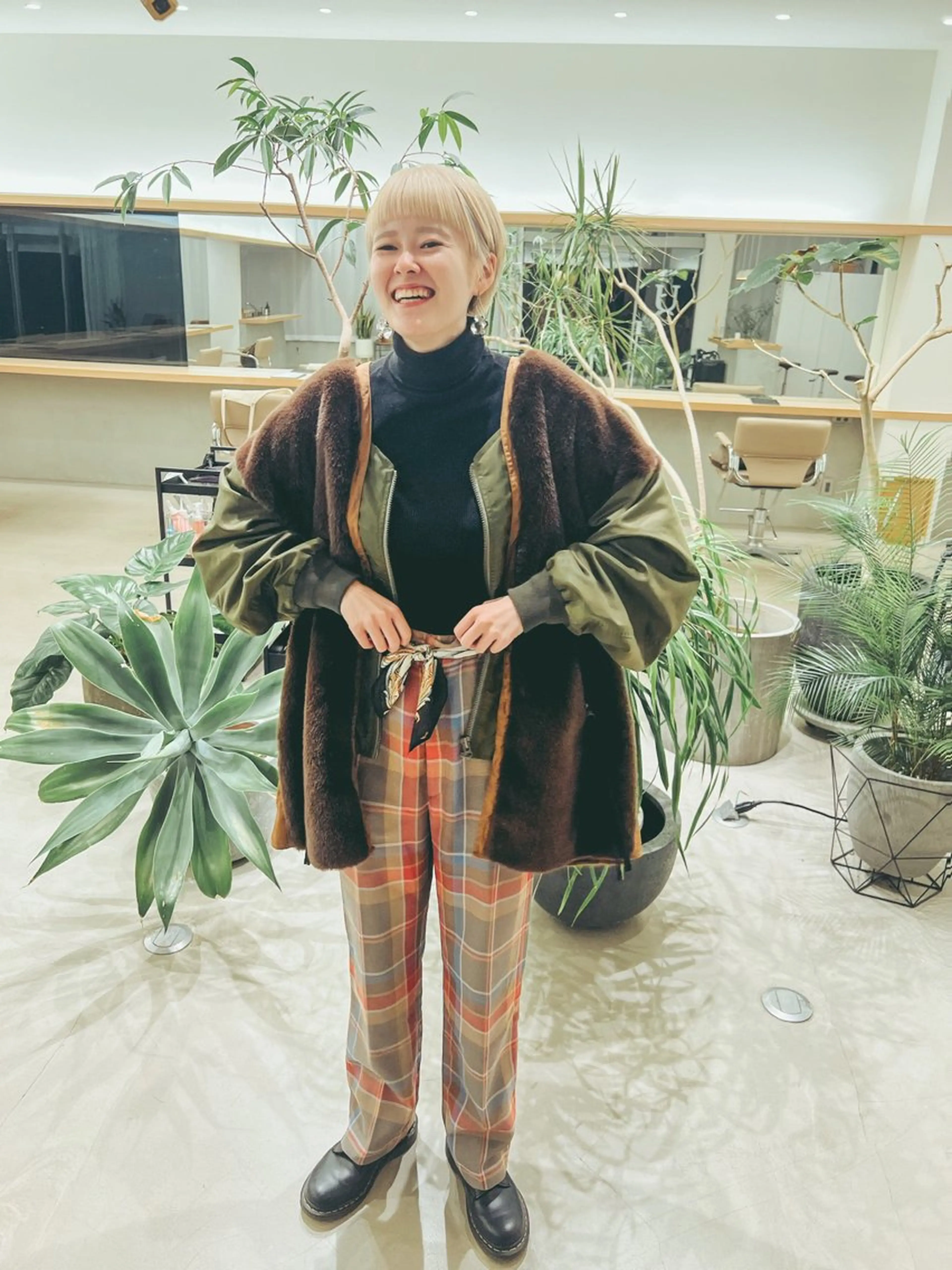 ショート カラー ブロンド ホワイトブロンド オン眉 ショートヘア カット ヘアカラー トリートメント つくばUtooe's 副店長　寺沢颯のヘアスタイル