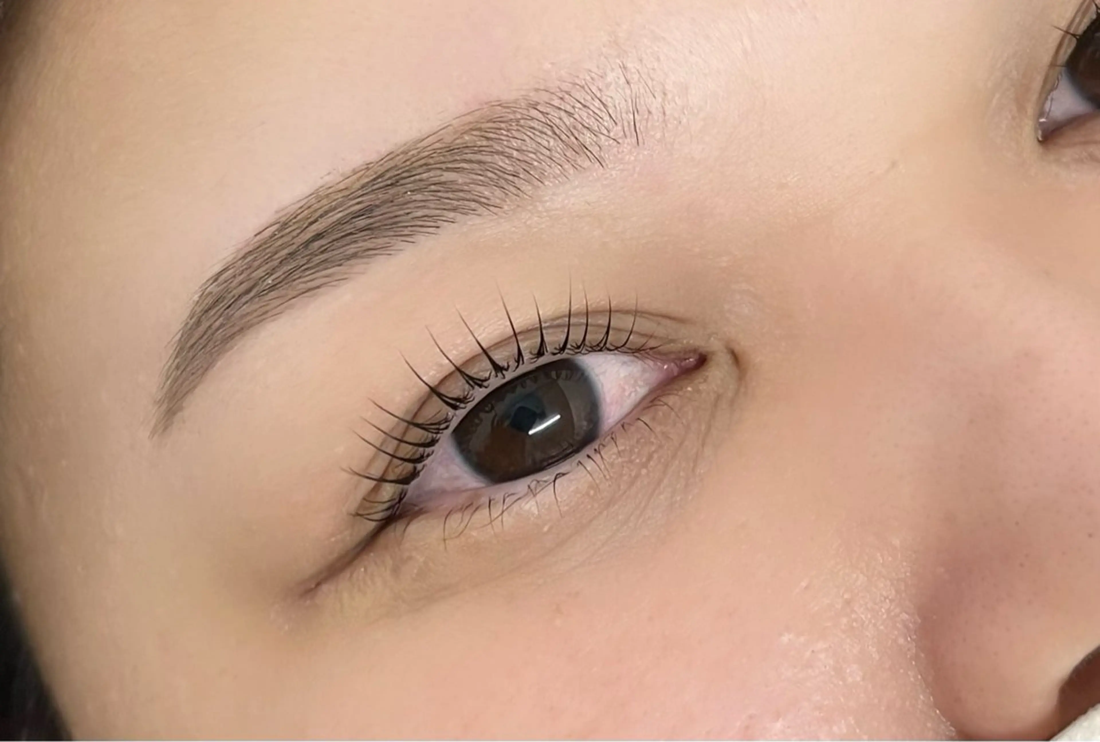 アイブロウ enu大阪梅田店【エヌ】所属・大西 里奈のマツエク・マツパデザイン