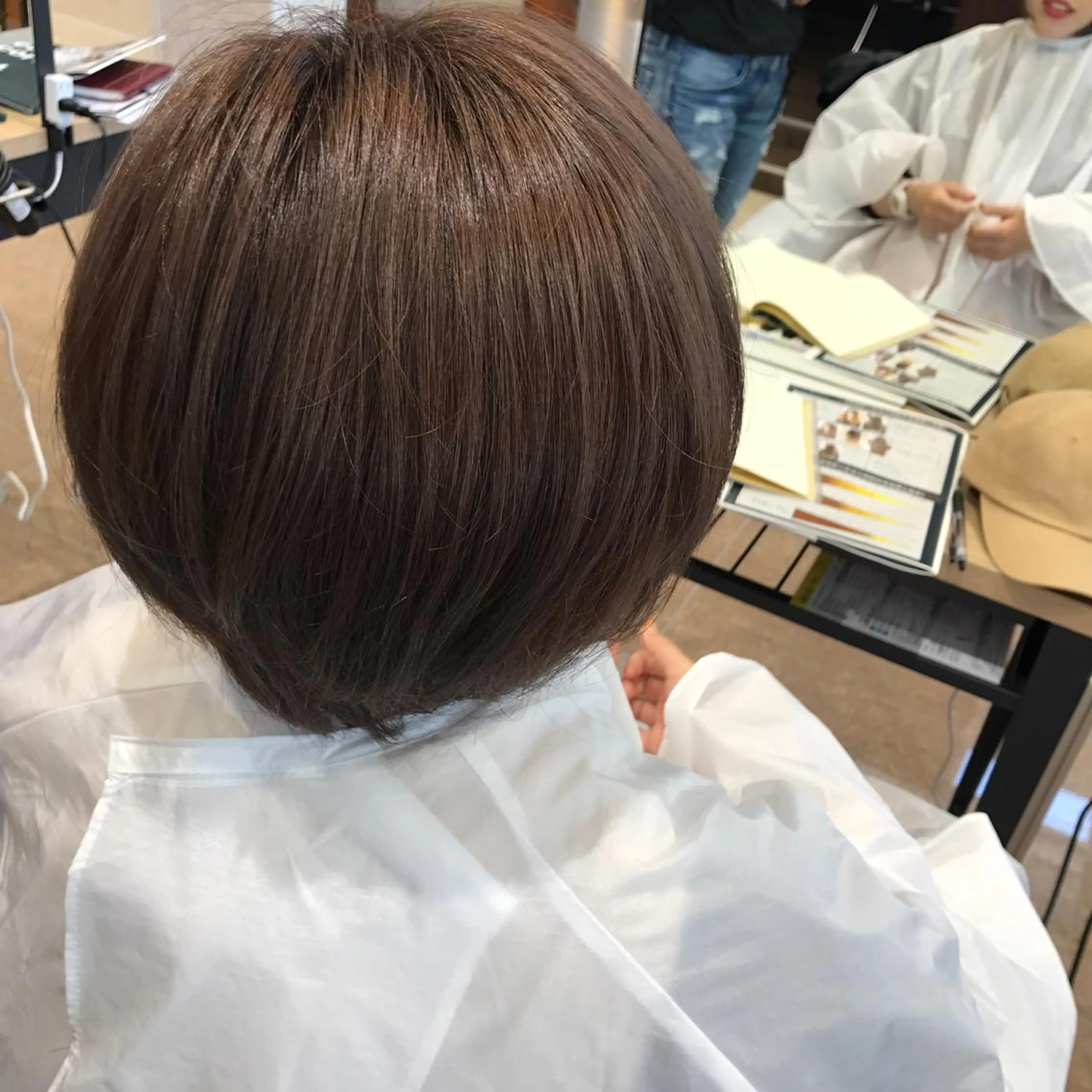 ショート カラー 韓国レイヤー/髪質 改善/縮毛🤍吉田のヘアスタイル