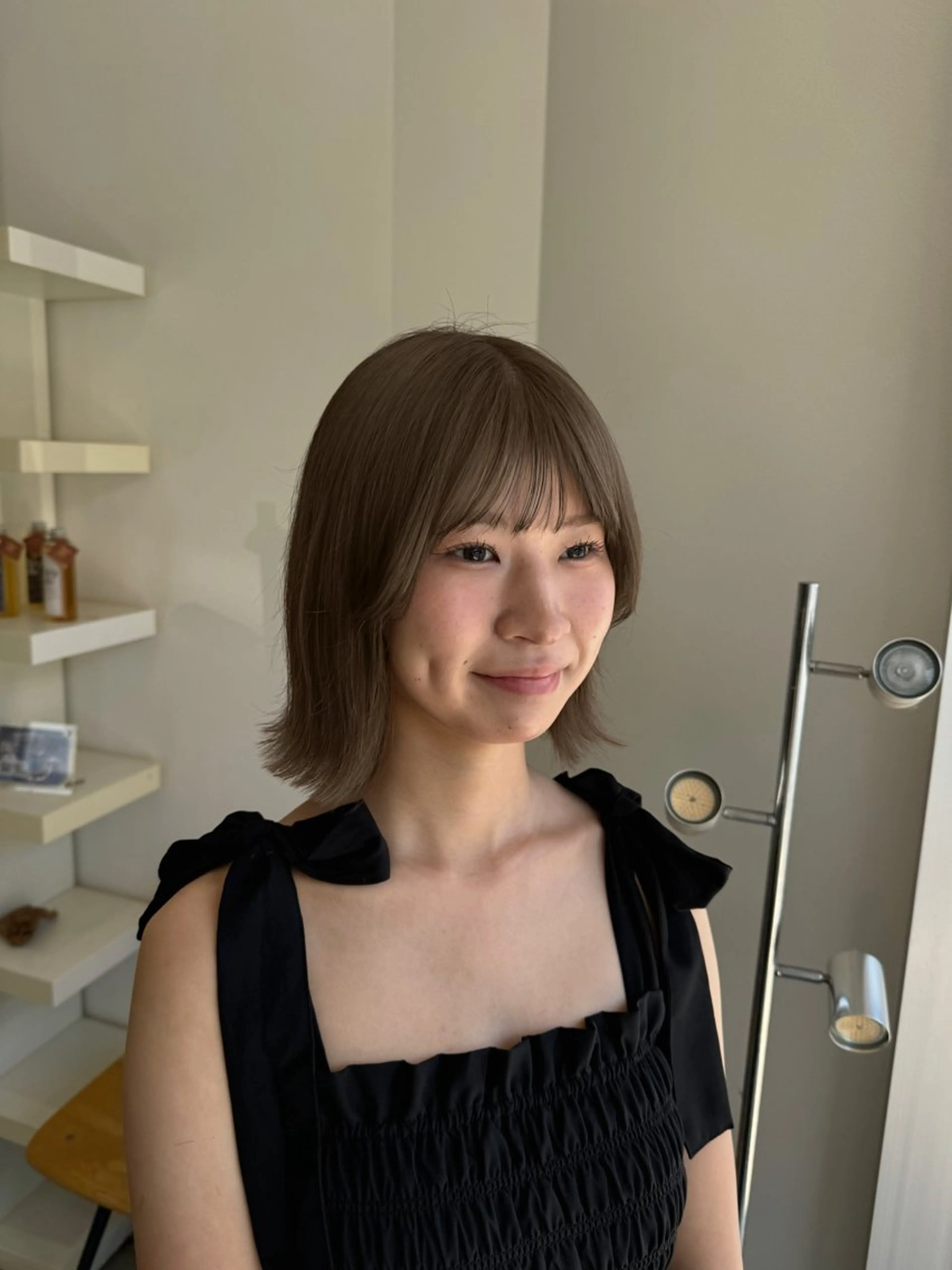 ショート カラー グレージュ mir所属・堀越 美羽のヘアスタイル