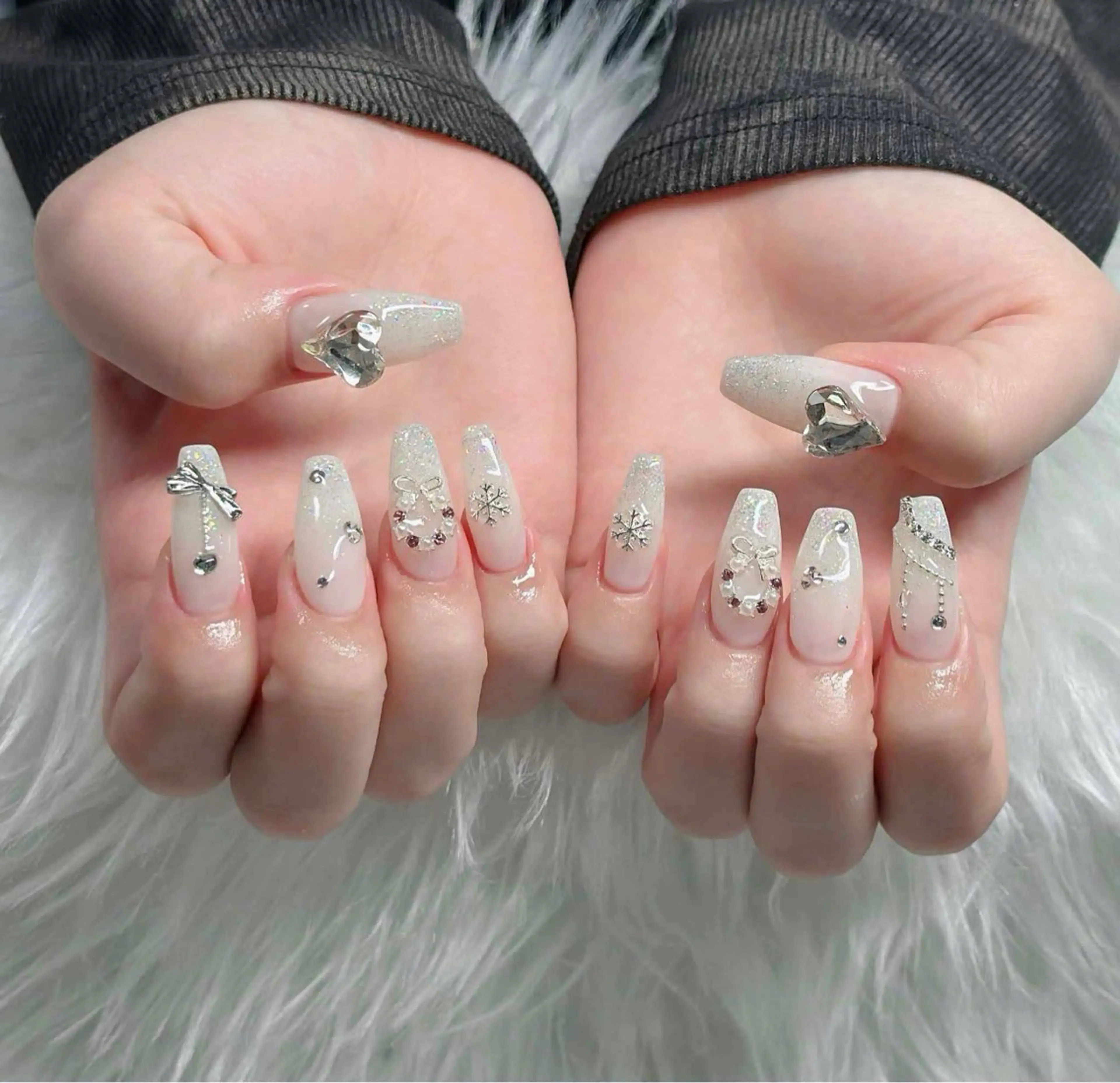 ネイル フレンチネイル ジェルネイル ガラスフレンチ ハロウィン ハート ハンドネイル H.baby Nail Salonのネイルデザイン