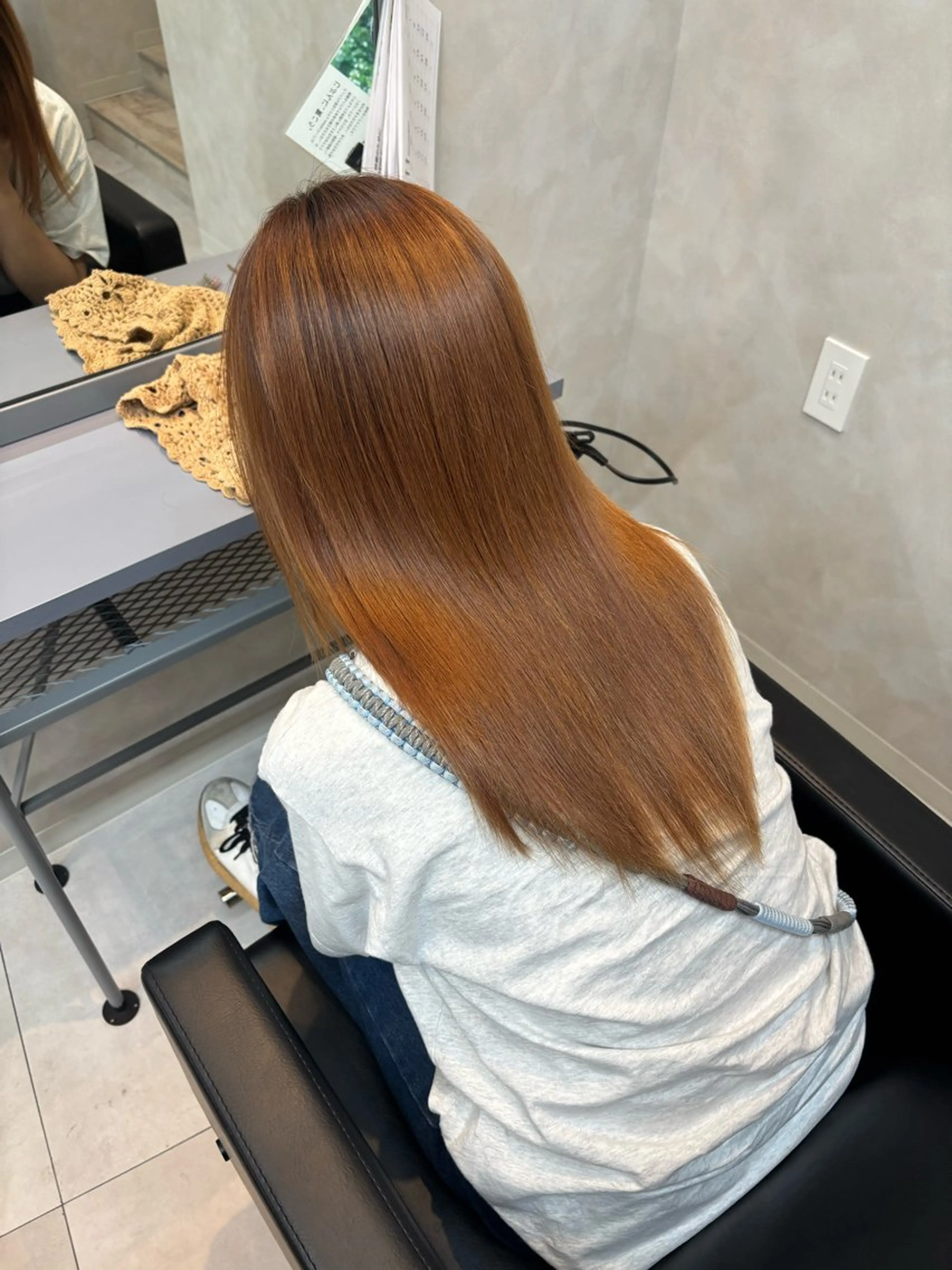 セミロング トリートメント 顔まわりレイヤー×透 明感カラー/しずくのヘアスタイル