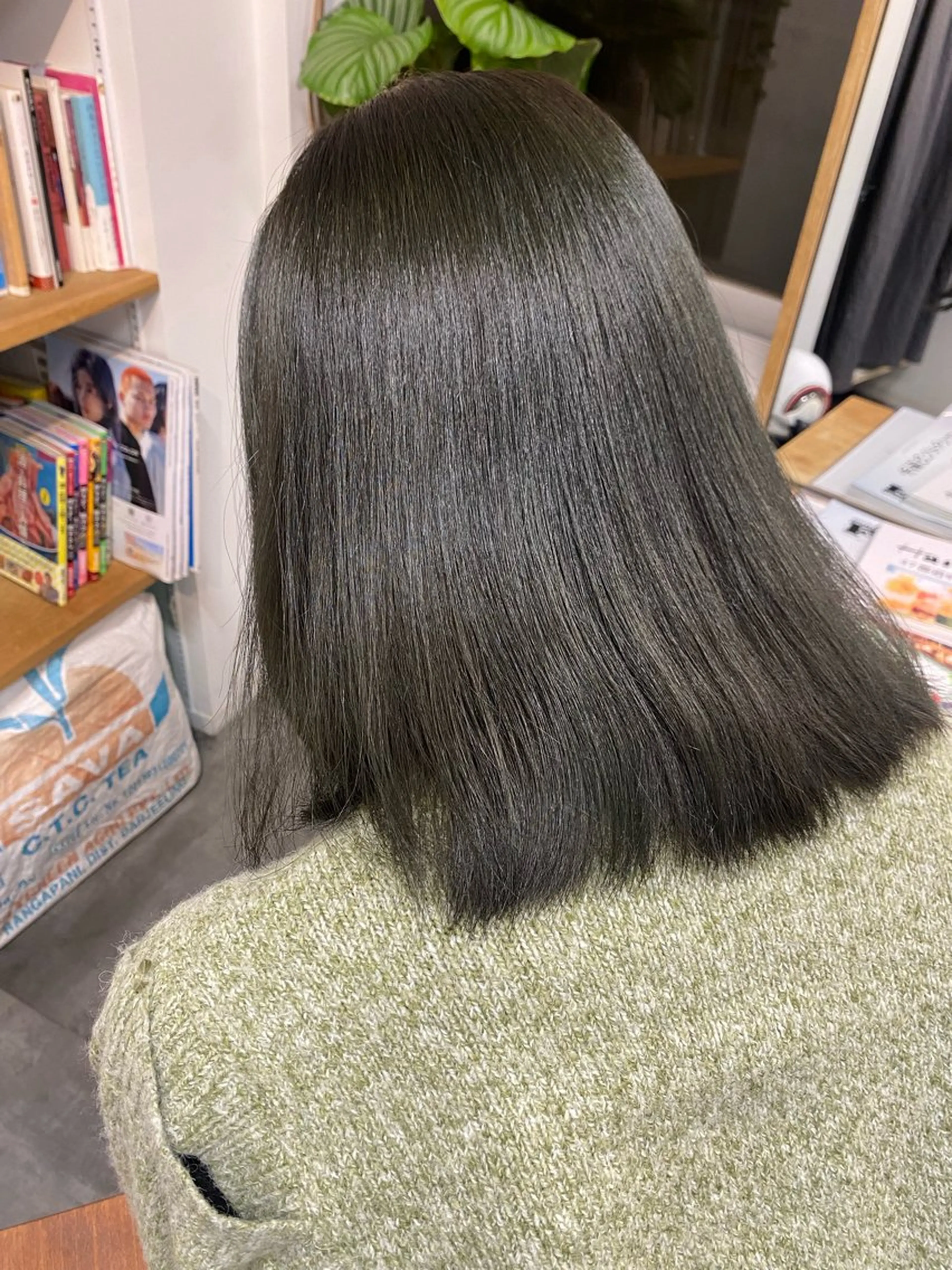 ミディアム カラー hair&culture gallery moloco　神保町　九段下店所属・RISA🩶🐈‍⬛ カット✨透明感カラーのヘアスタイル