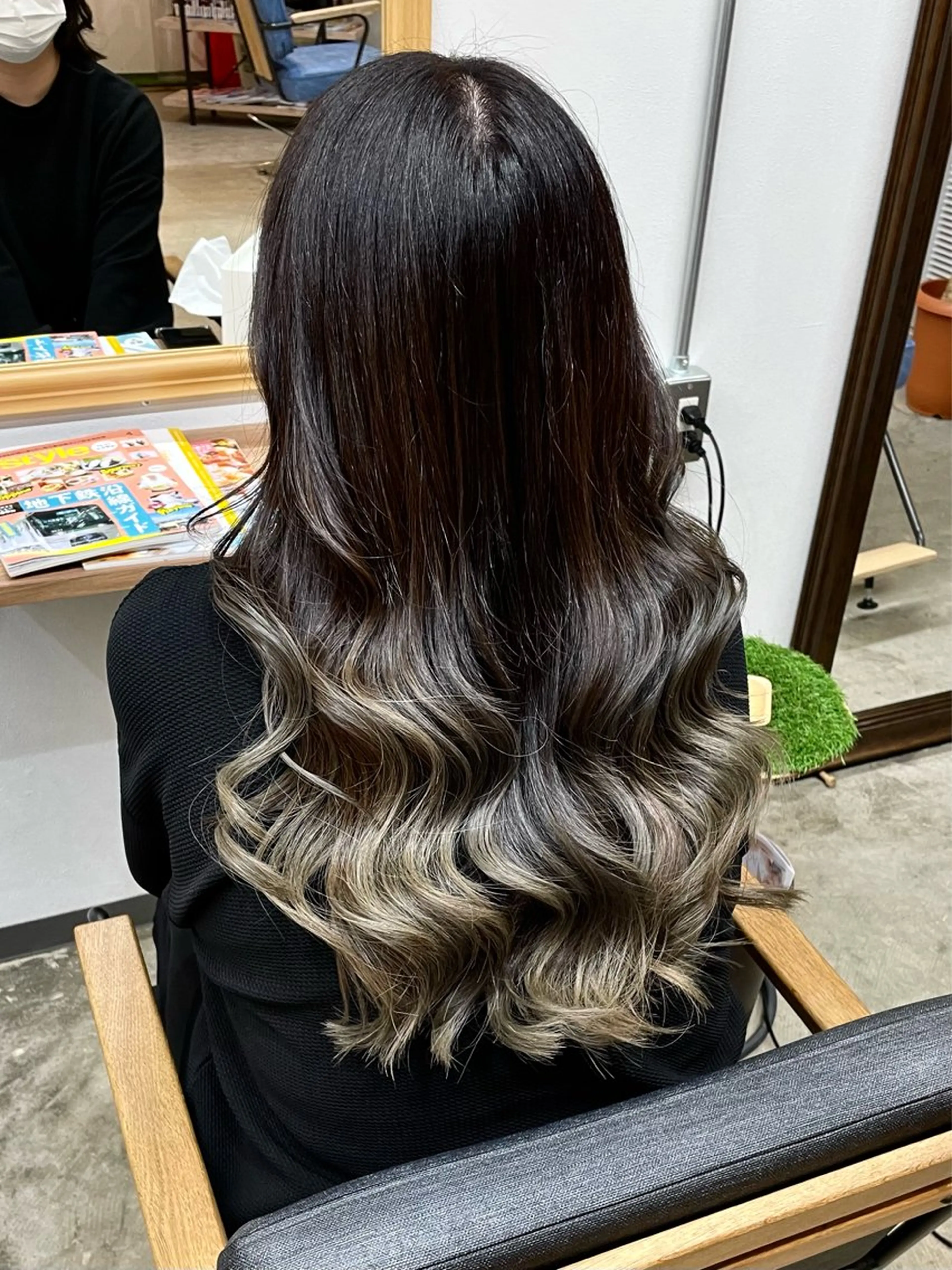 ロング カラー グラデーションカラー Hair salon HAL所属・佐藤 栄輔のヘアスタイル