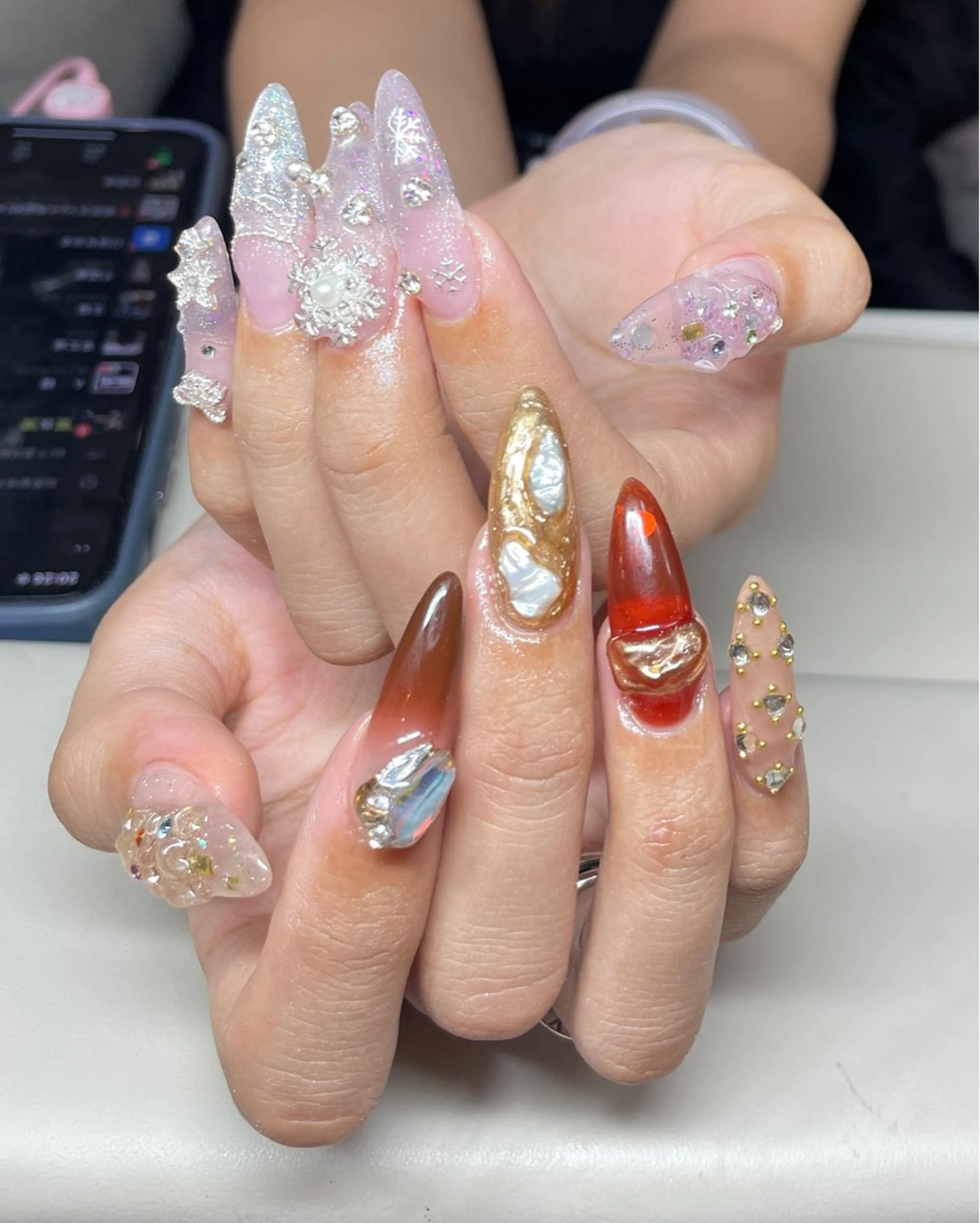 ネイル ハンドネイル AngelChris ビューティーサロンのネイルデザイン