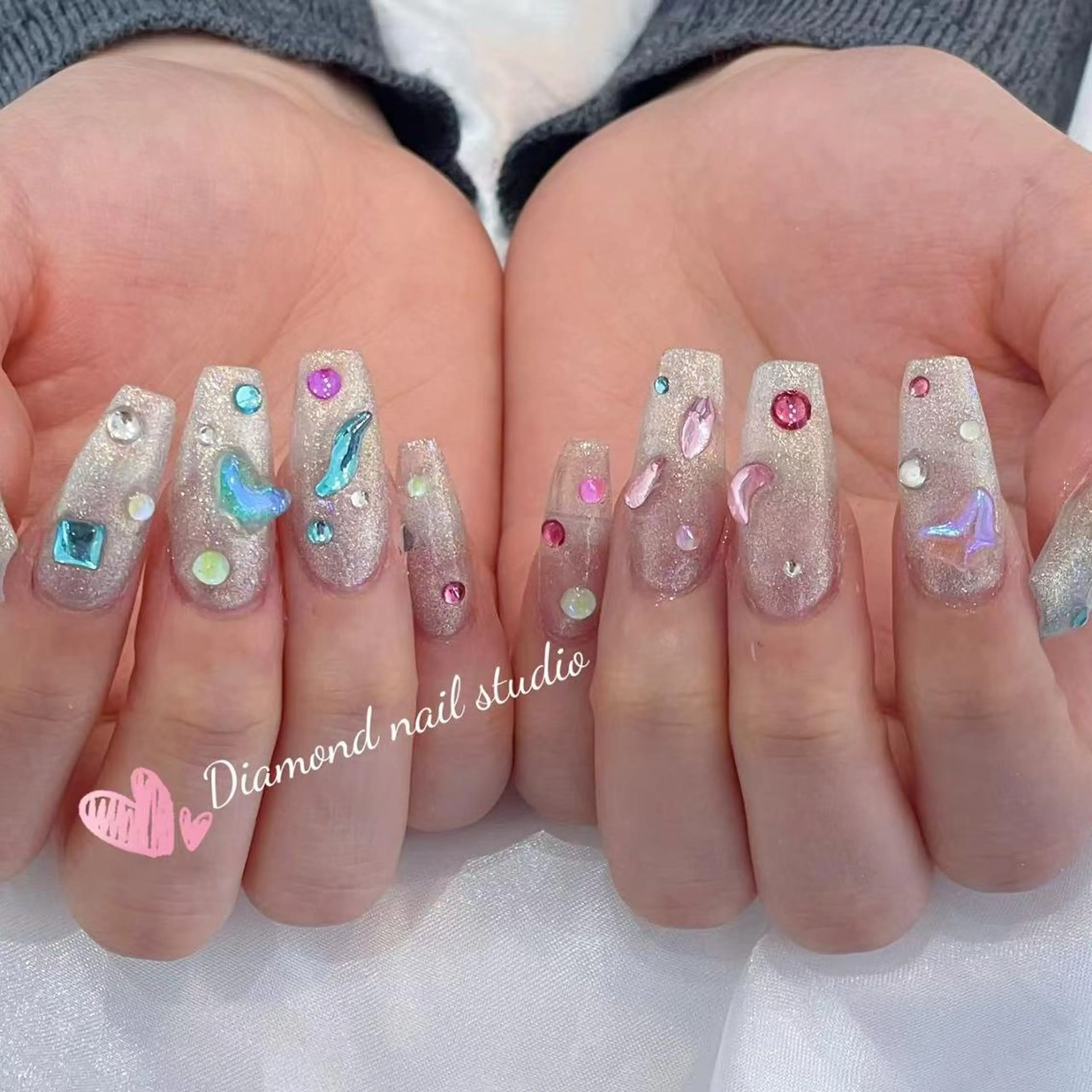 ネイル アートネイル オーロラネイル フラッシュネイル ガーリー キラキラネイル Diamond NAIL✨のネイルデザイン