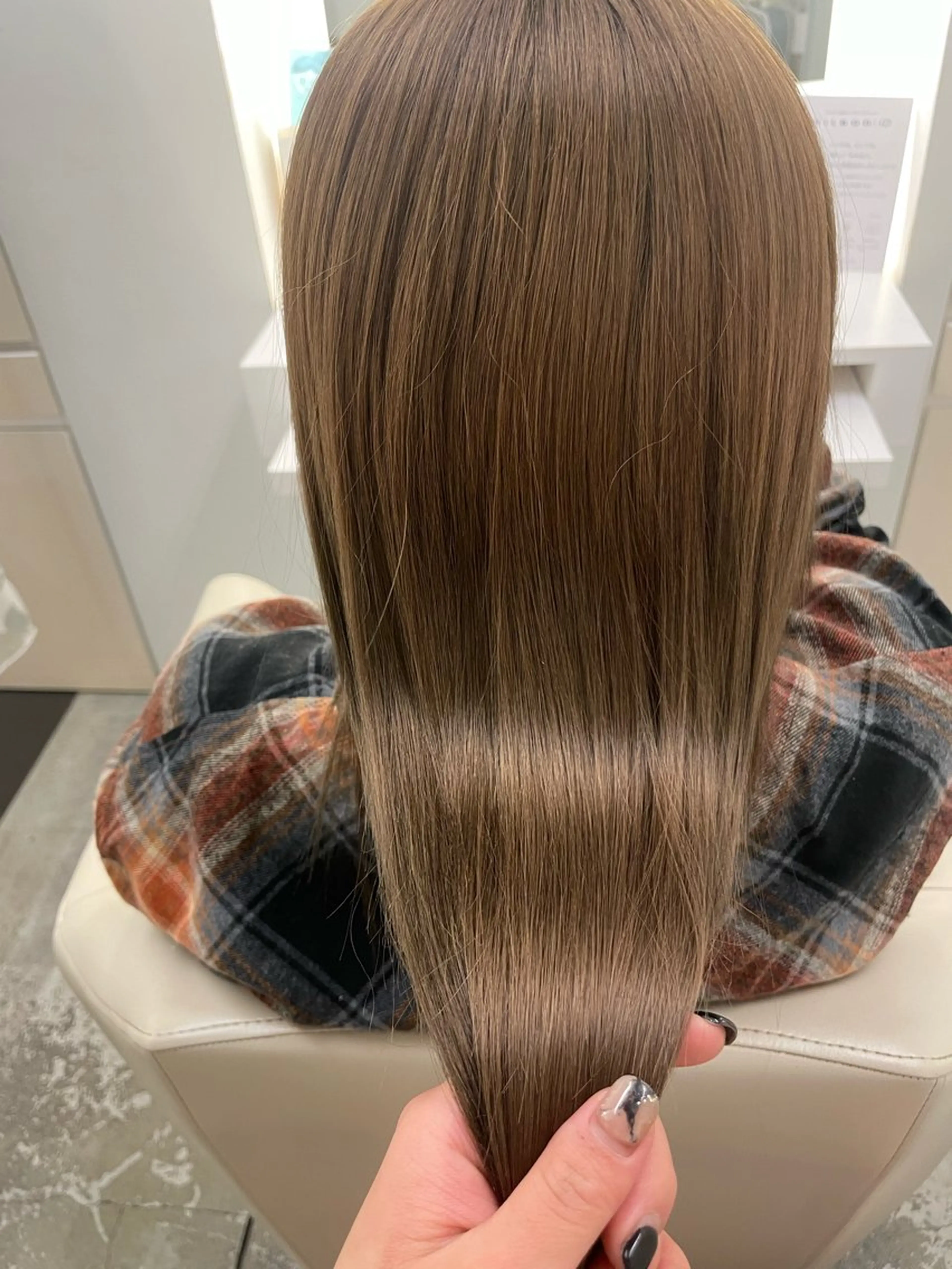 カラー 近藤 佑衣のヘアスタイル