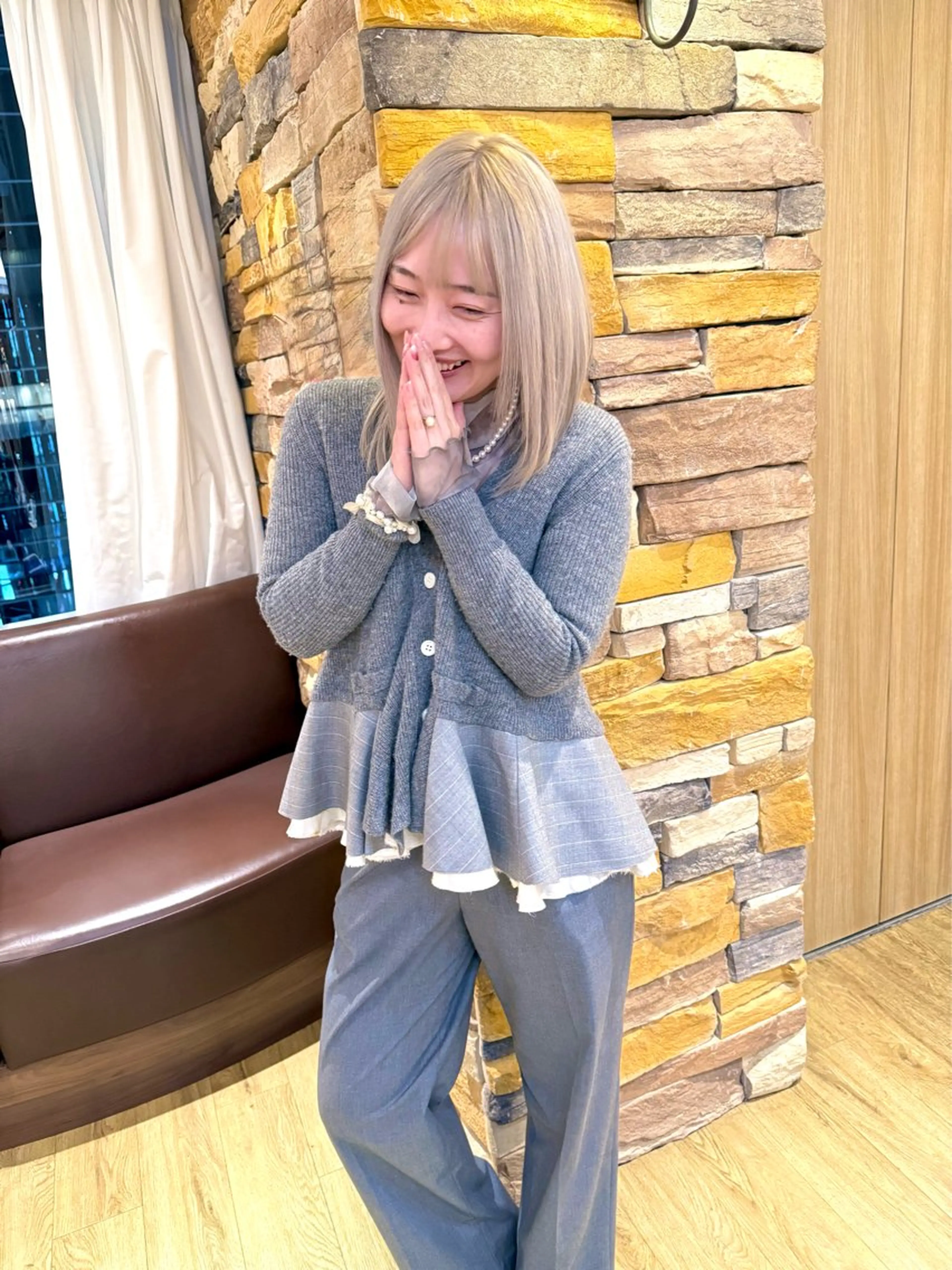 ミディアム カラー ベージュカラー ブリーチ ケアブリーチ ダブルカラー ミルクティーベージュ ヘアカラー トリートメント 千 田のヘアスタイル