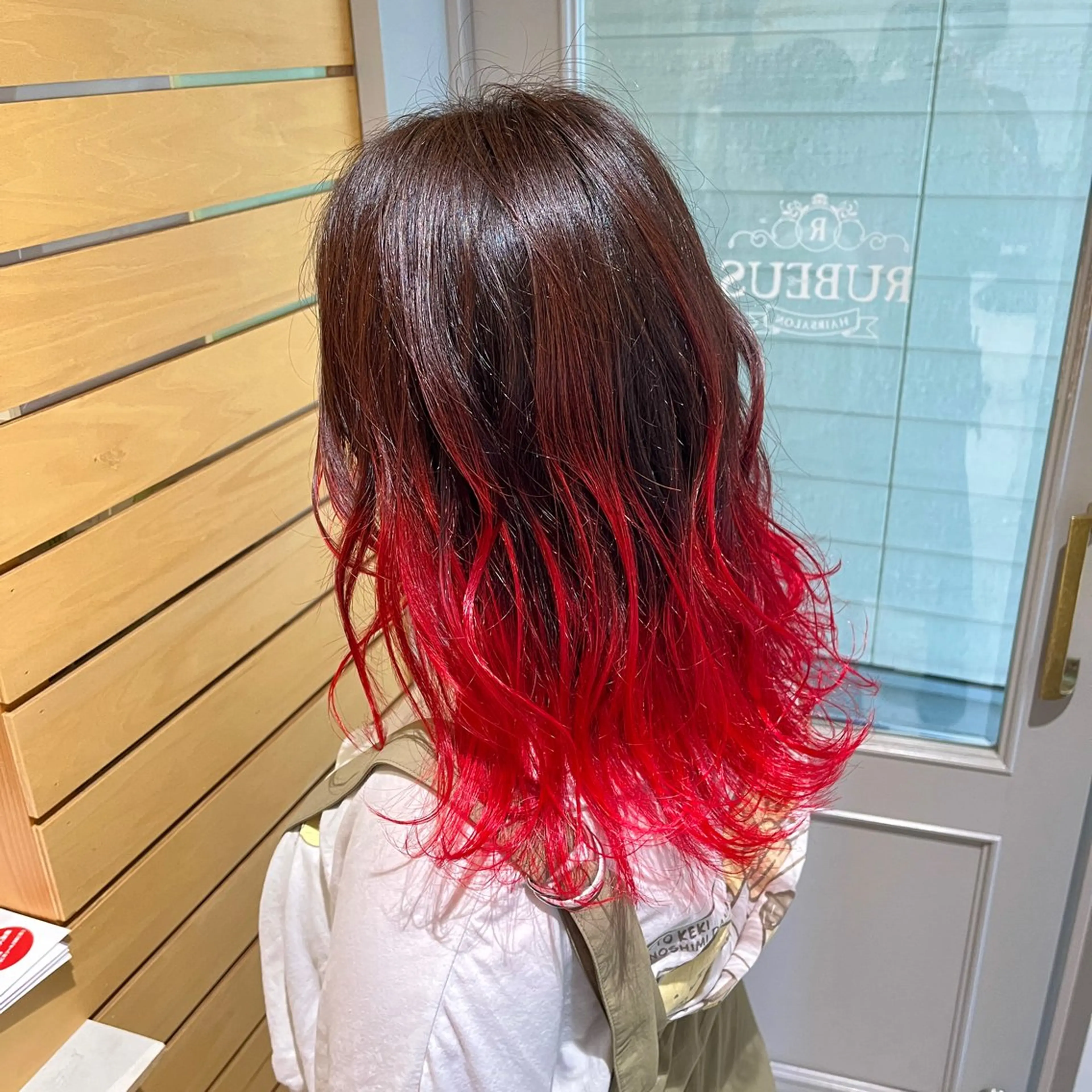 ミディアム カラー ブリーチ ヘアカラー トリートメント RUBEUS【ルベウス】所属・✨艶々カラー🎨 杉本賢人のヘアスタイル
