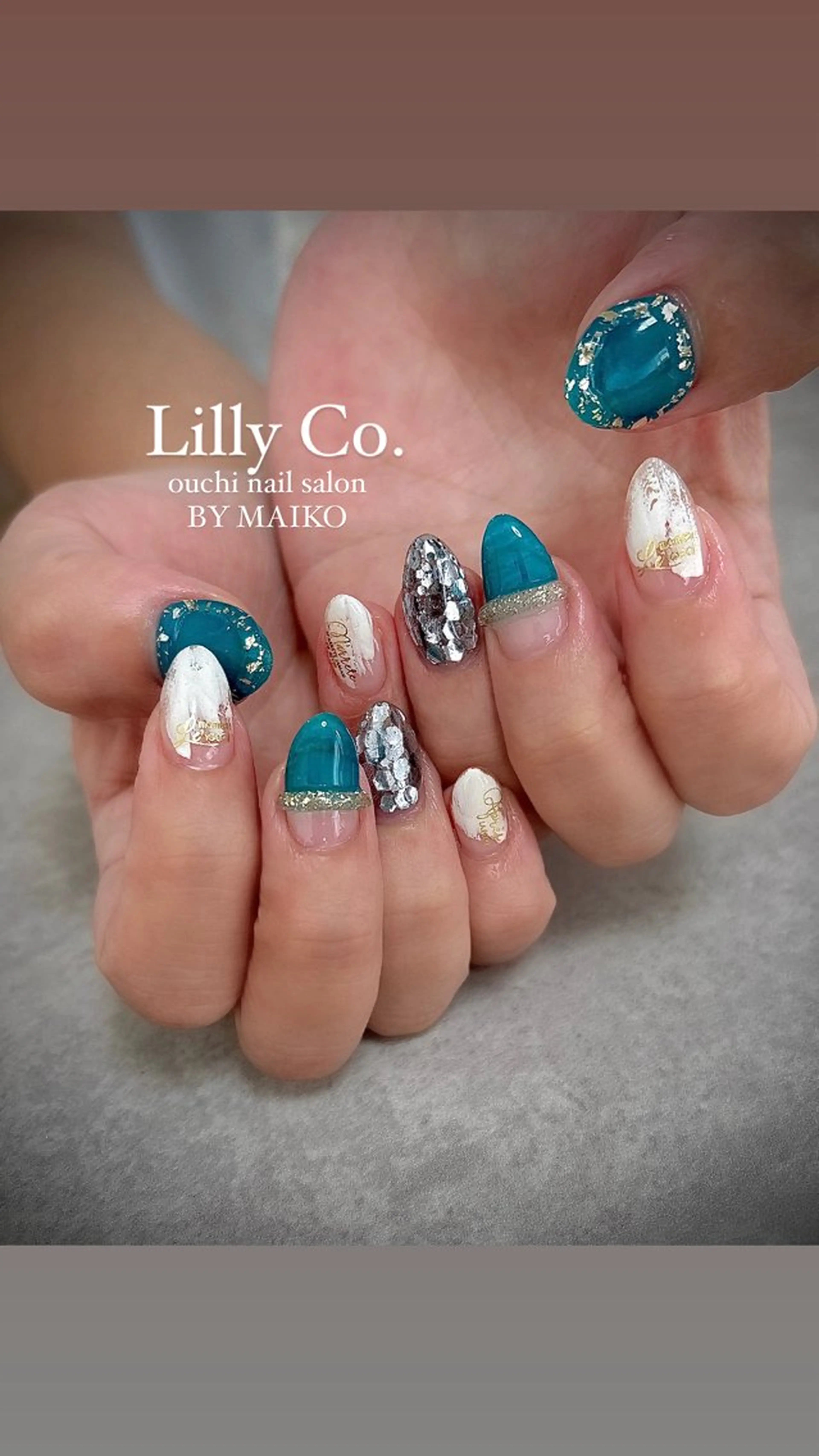 ネイル ブルー ハンドネイル ハンドケア Lilly Co.のネイルデザイン