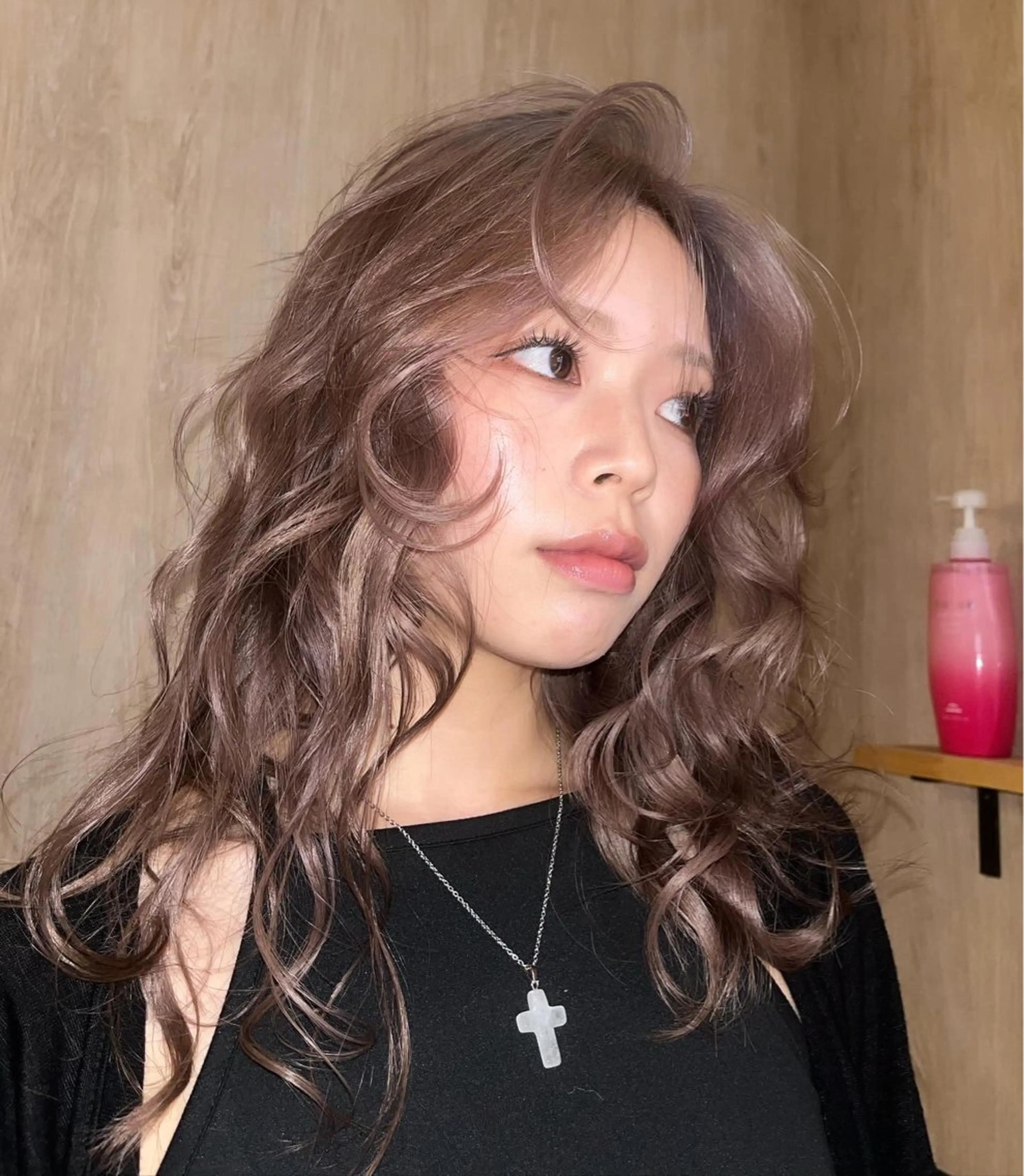 ミディアム カラー ブリーチ ケアブリーチ ハイトーンカラー 産休中です 艶カラー♡オカのヘアスタイル