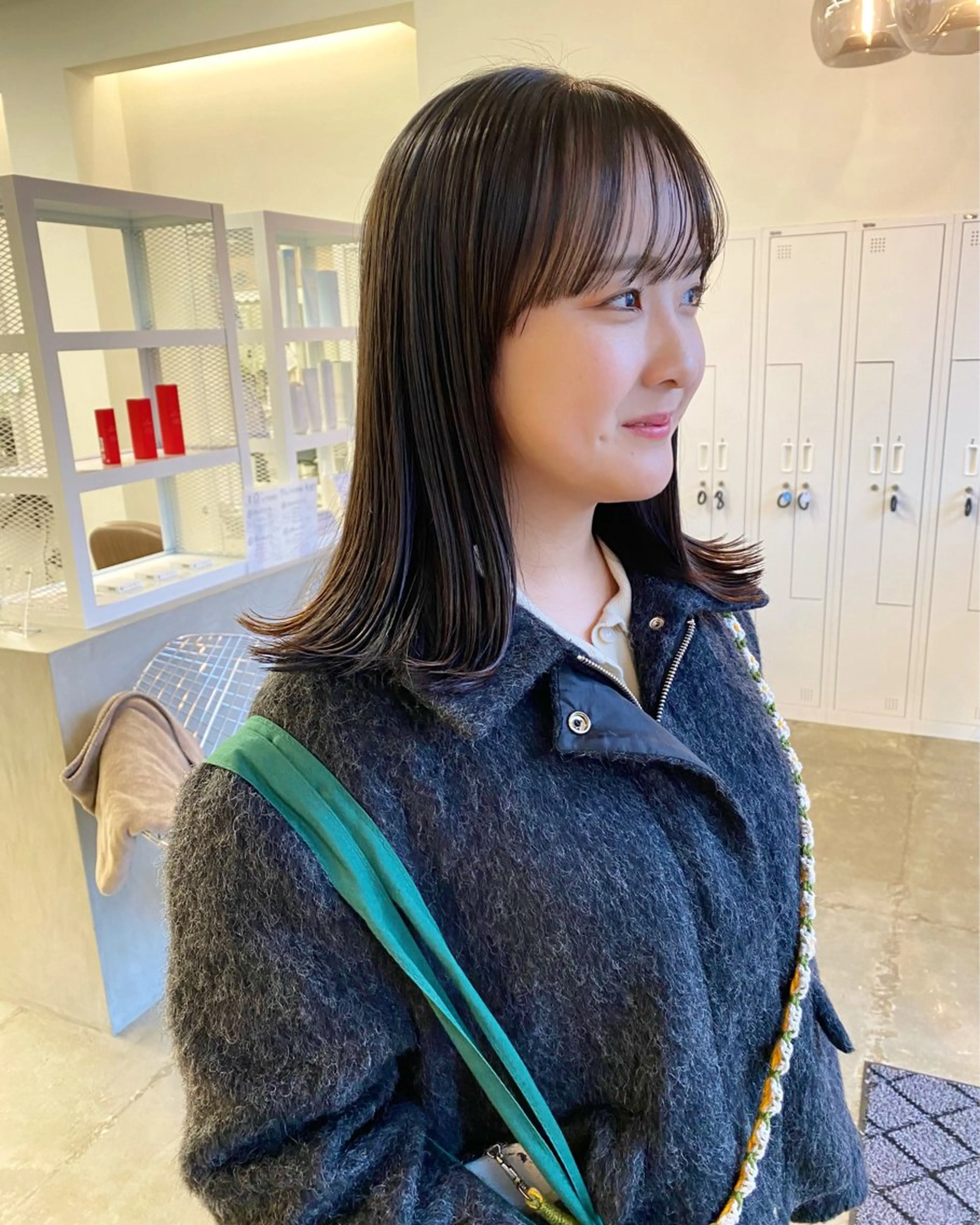 セミロング 外ハネヘア 亀井 里奈のヘアスタイル