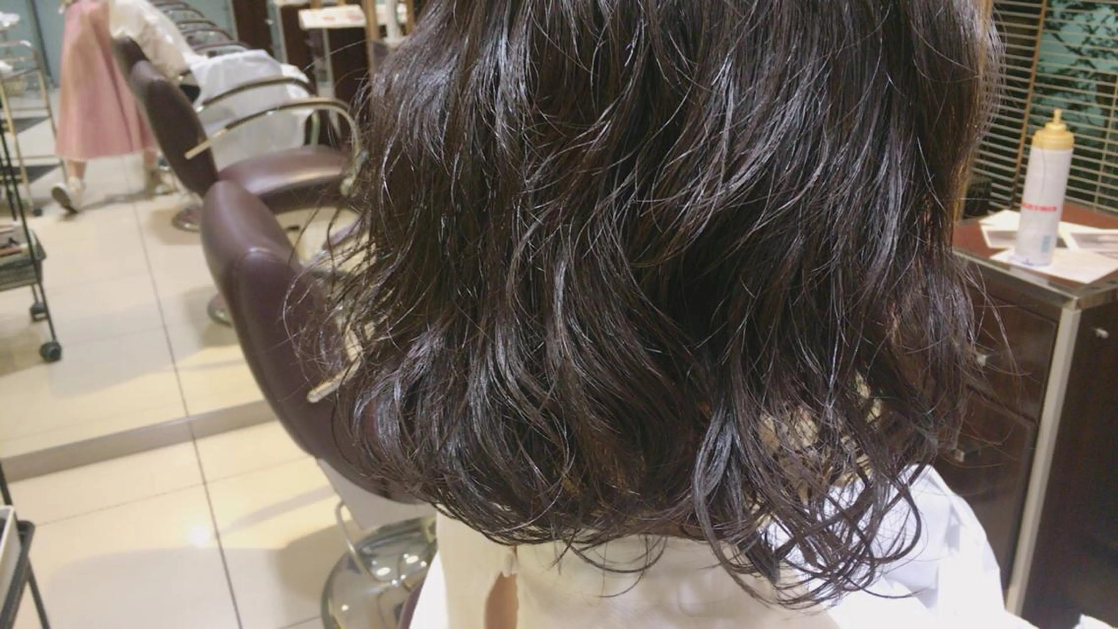 ミディアム カラー パーマ ヘアアレンジ ミディアムパーマ ボブ apish aoyama所属・武 愛子の眉毛・アイブロウイメージ
