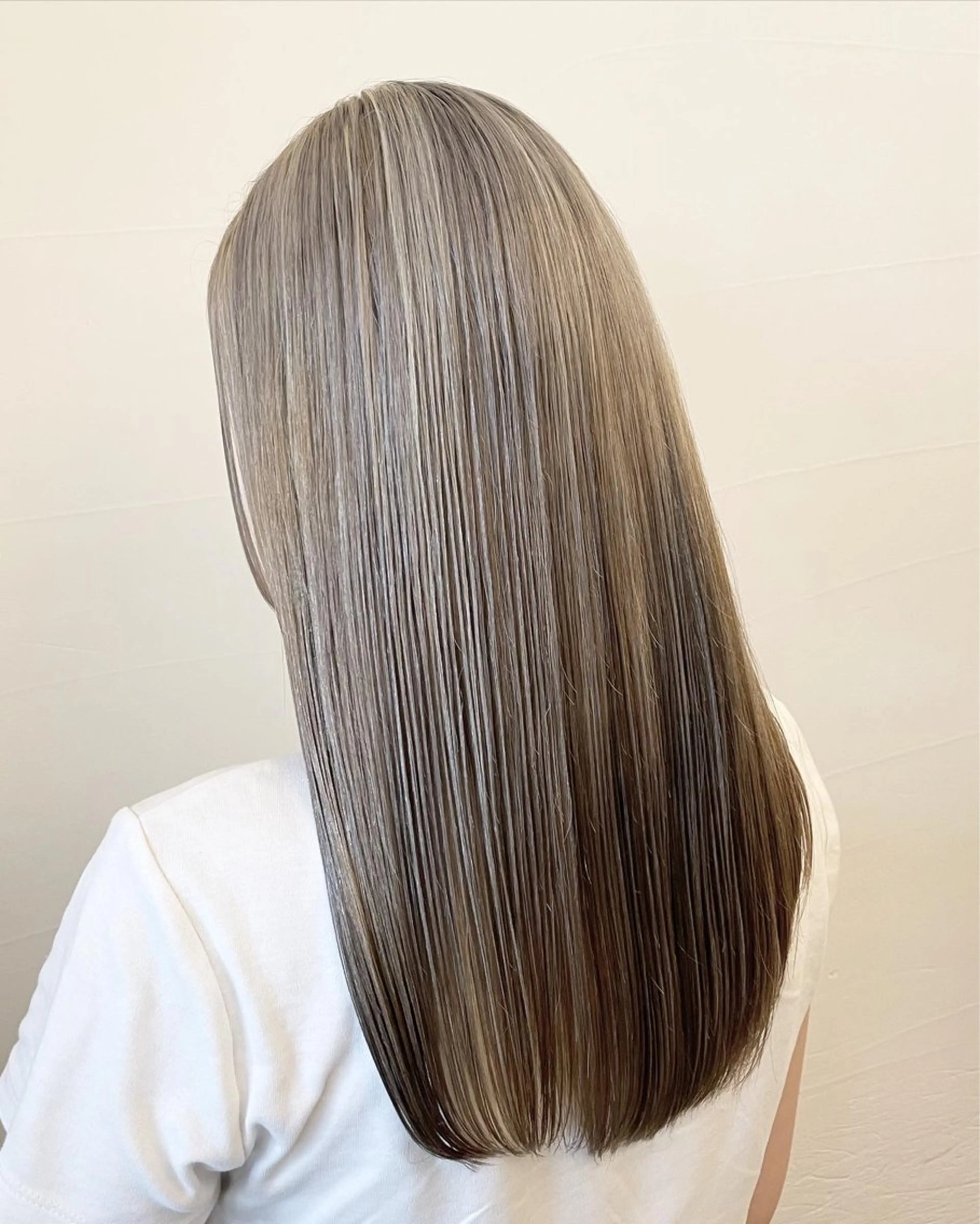 セミロング カラー シルバー ヘアカラー トリートメント バレイヤージュカラー 特化美容師✨星皓太のヘアスタイル