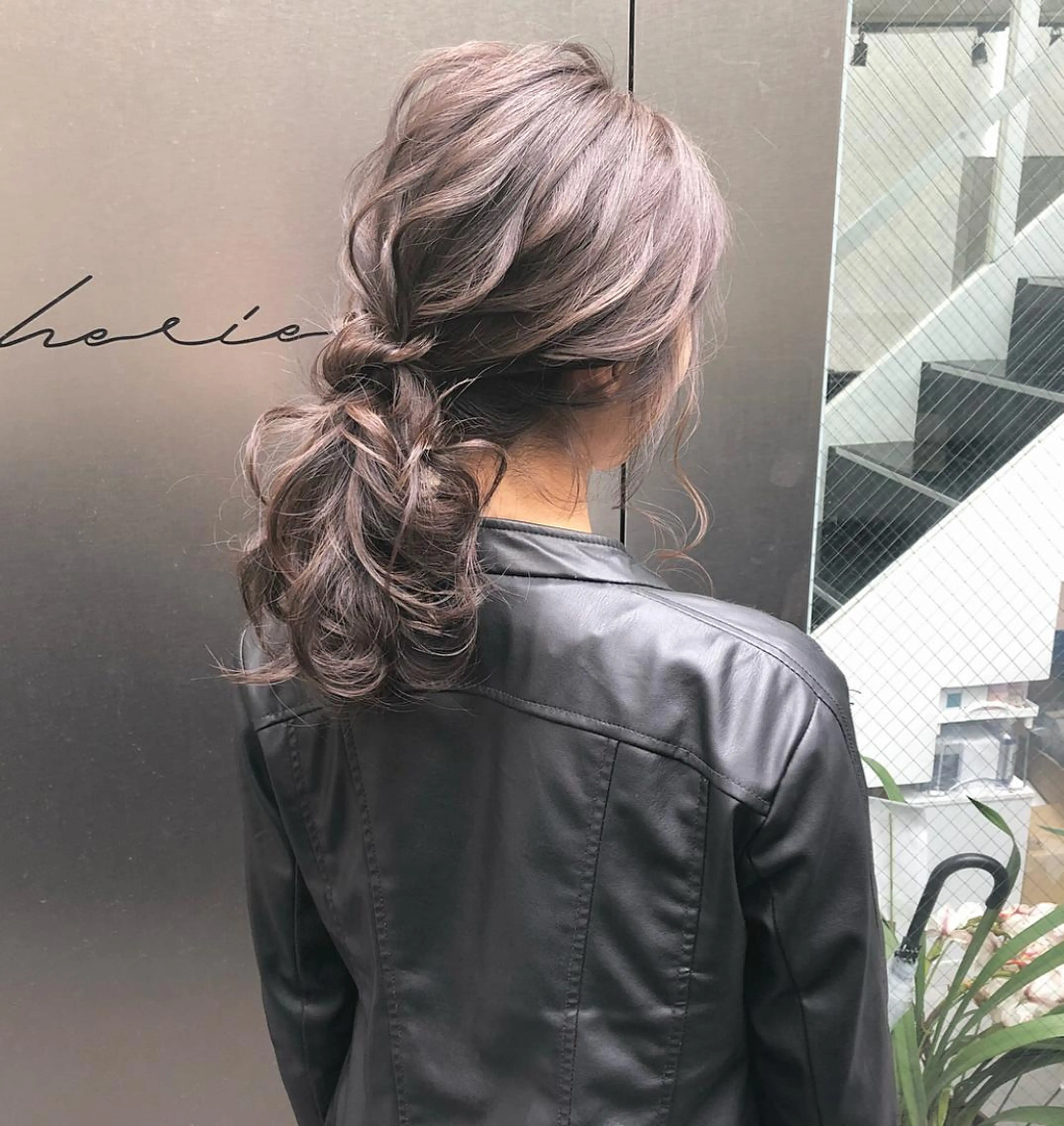 ロング カラー ヘアアレンジ ショコラグレージュ グレージュ ヘアカラー トリートメント autre所属・大久保 ひでなりのヘアスタイル