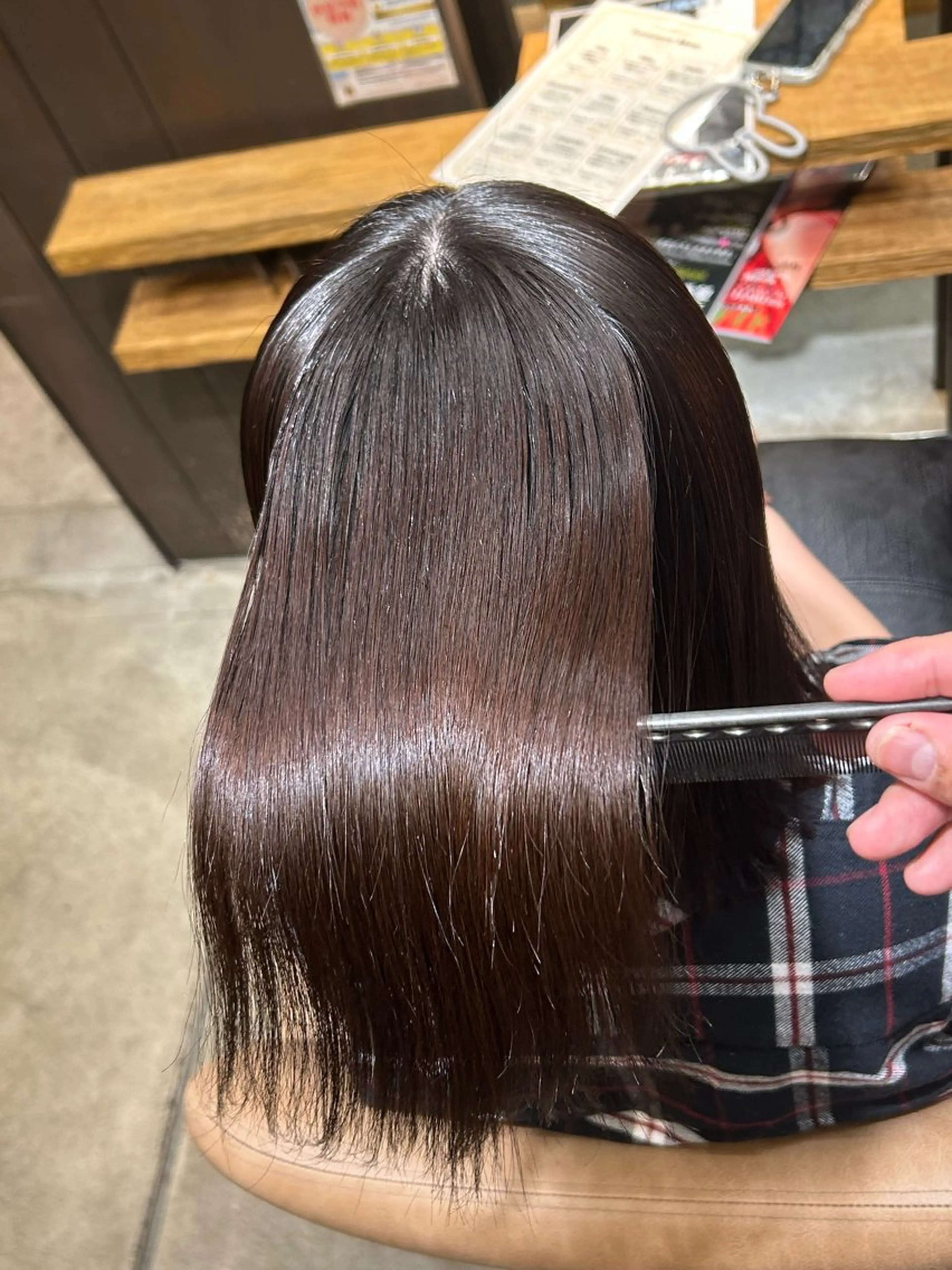 ミディアム カット 縮毛矯正 トリートメント 愛敬 響のヘアスタイル