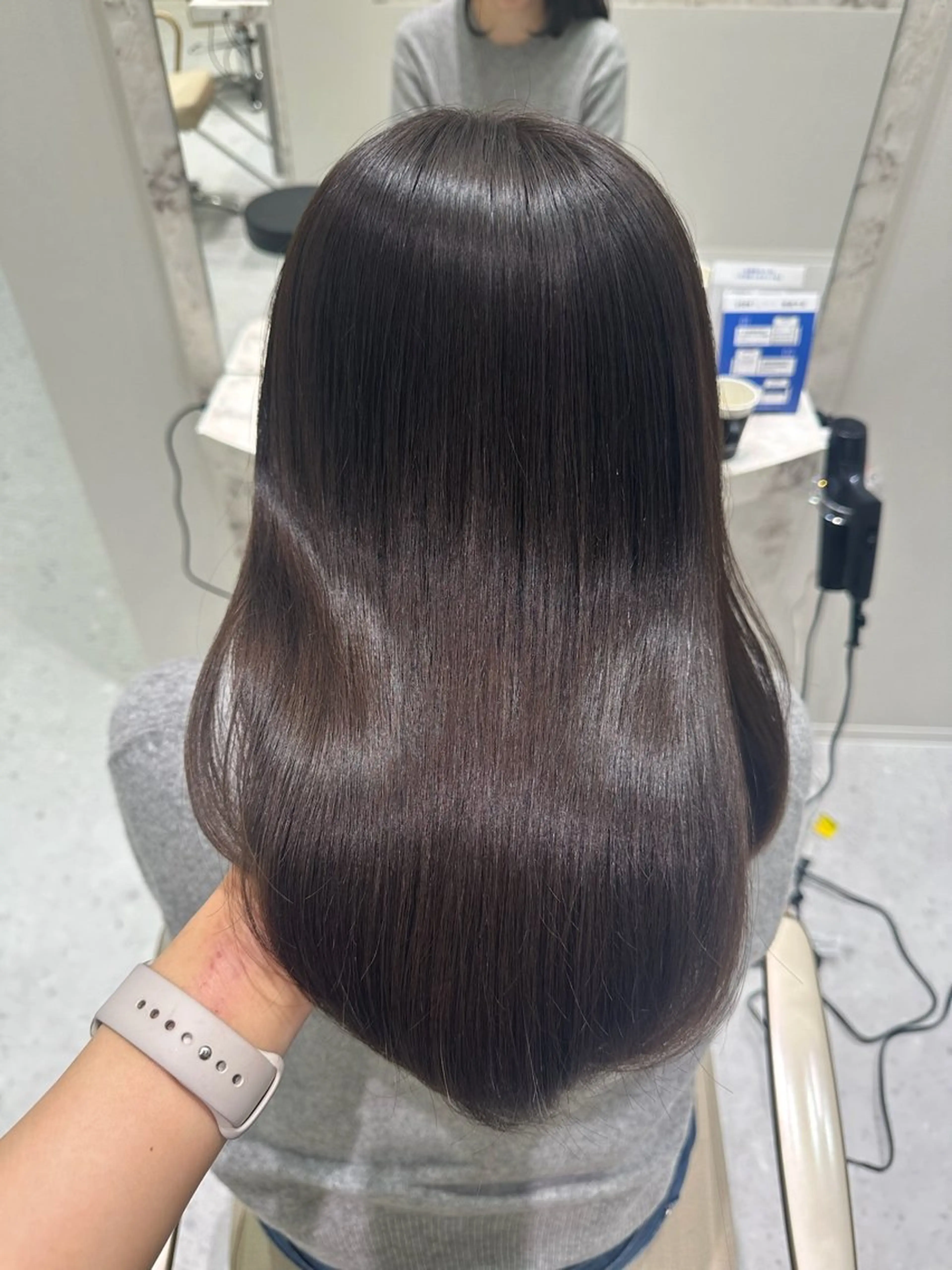セミロング カラー カット ヘアカラー 縮毛矯正 トリートメント 韓国レイヤー✨ yasuko銀座のヘアスタイル